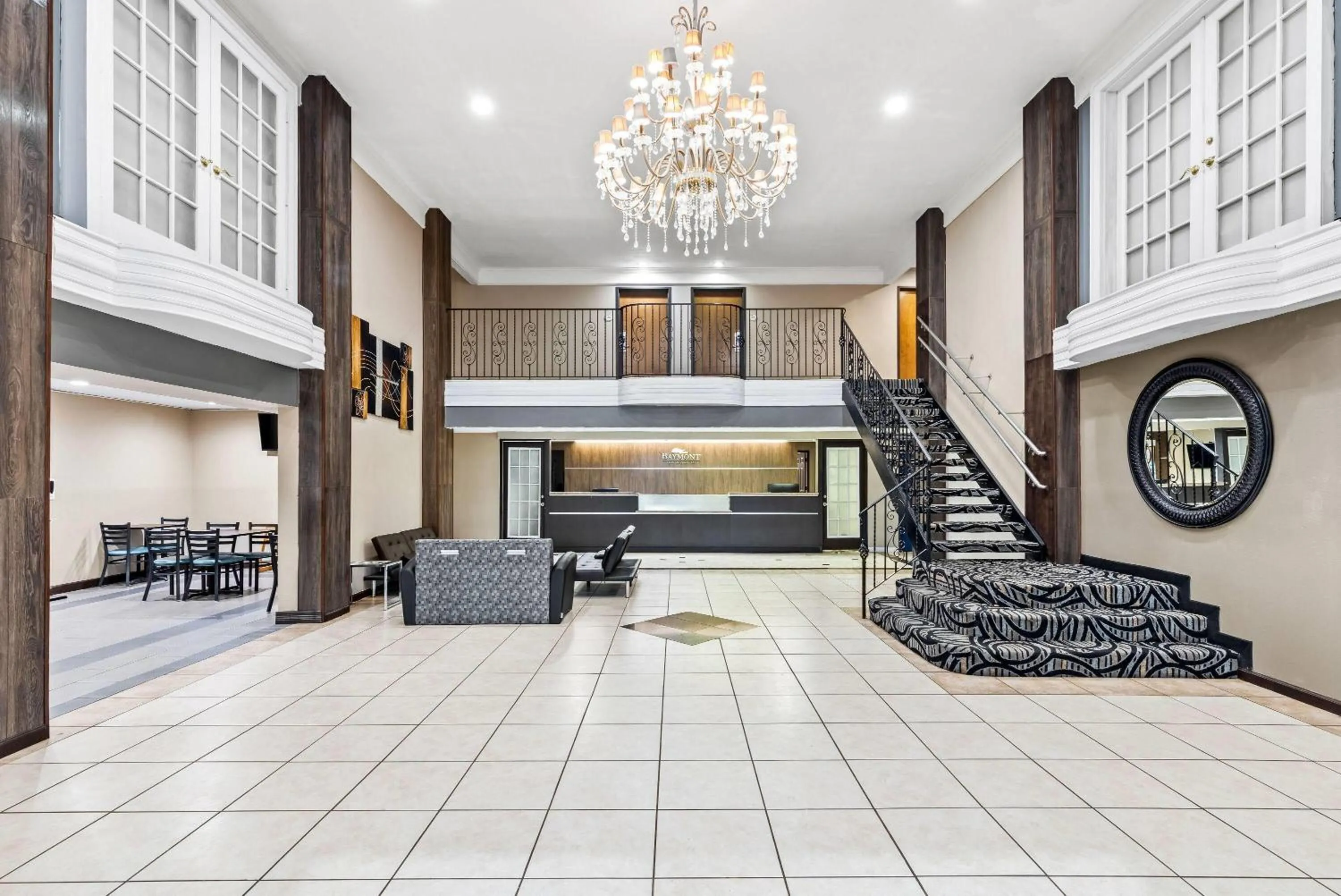 Lobby or reception in Baymont by Wyndham Port Arthur - Groves Area