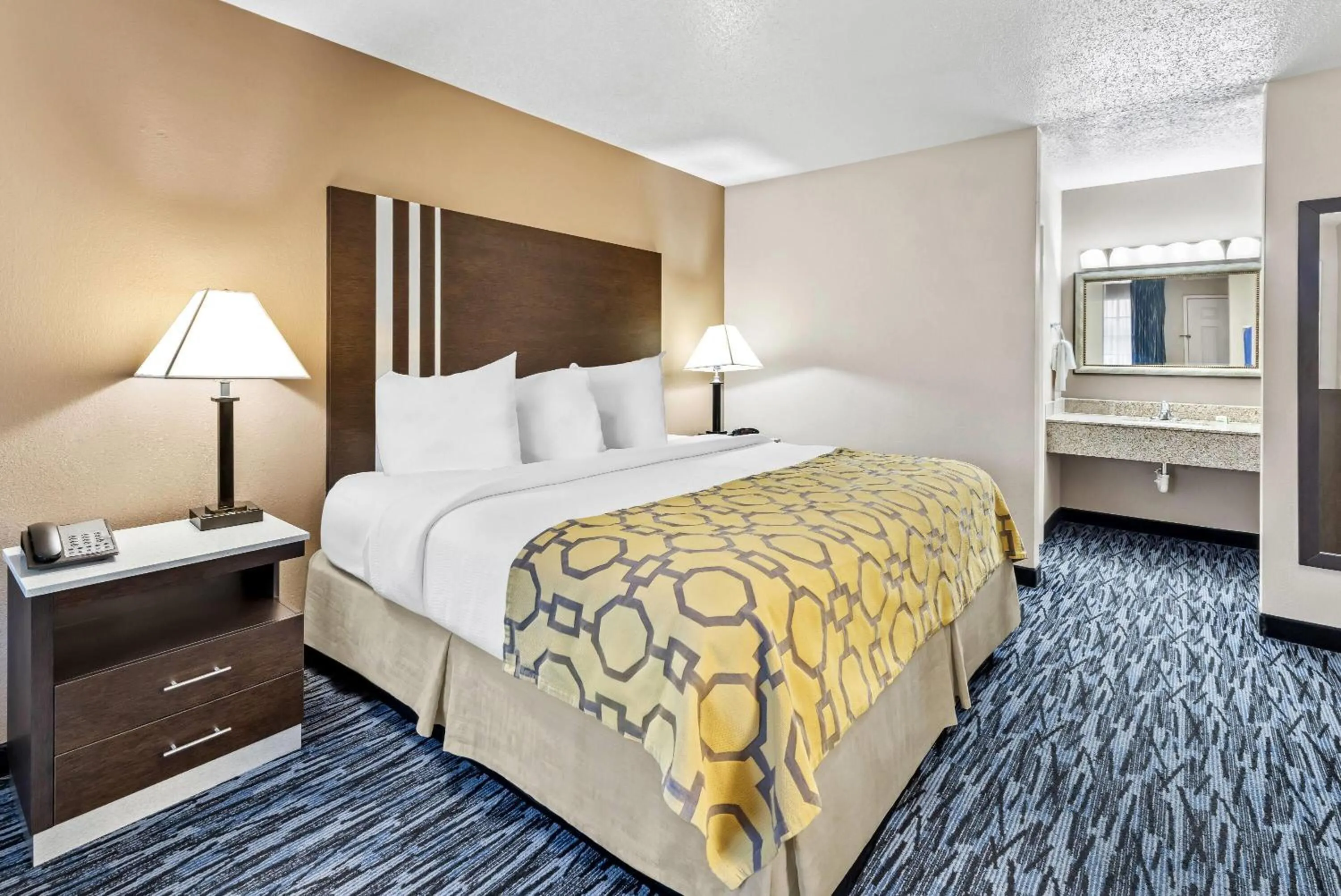 Bed in Baymont by Wyndham Port Arthur - Groves Area