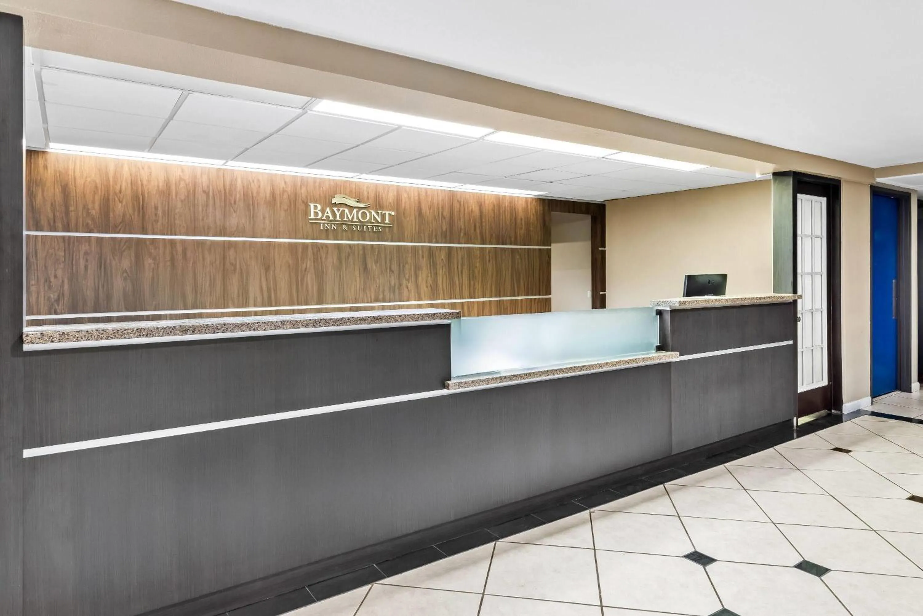 Lobby or reception in Baymont by Wyndham Port Arthur - Groves Area