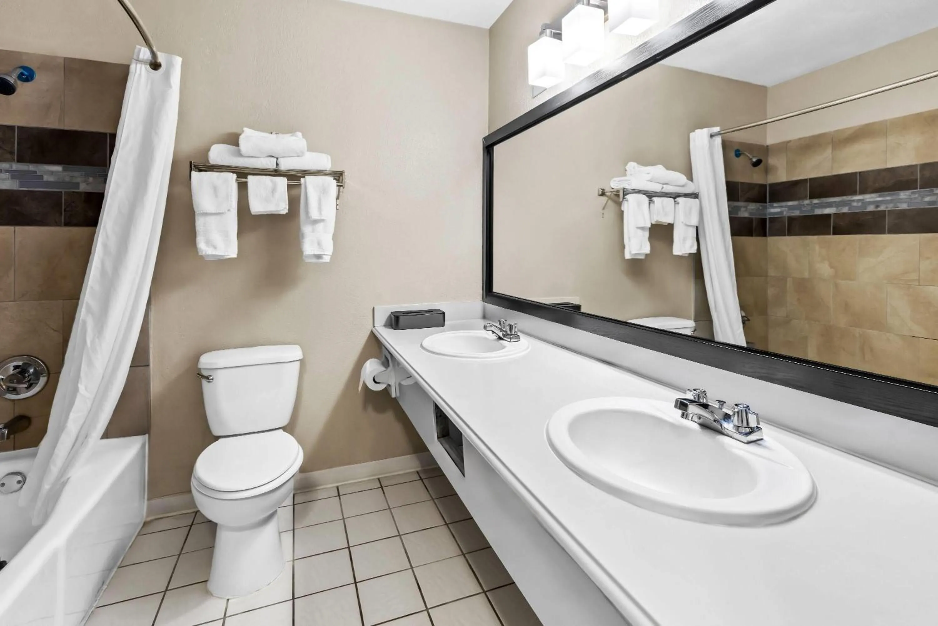 Bathroom in Baymont by Wyndham Port Arthur - Groves Area