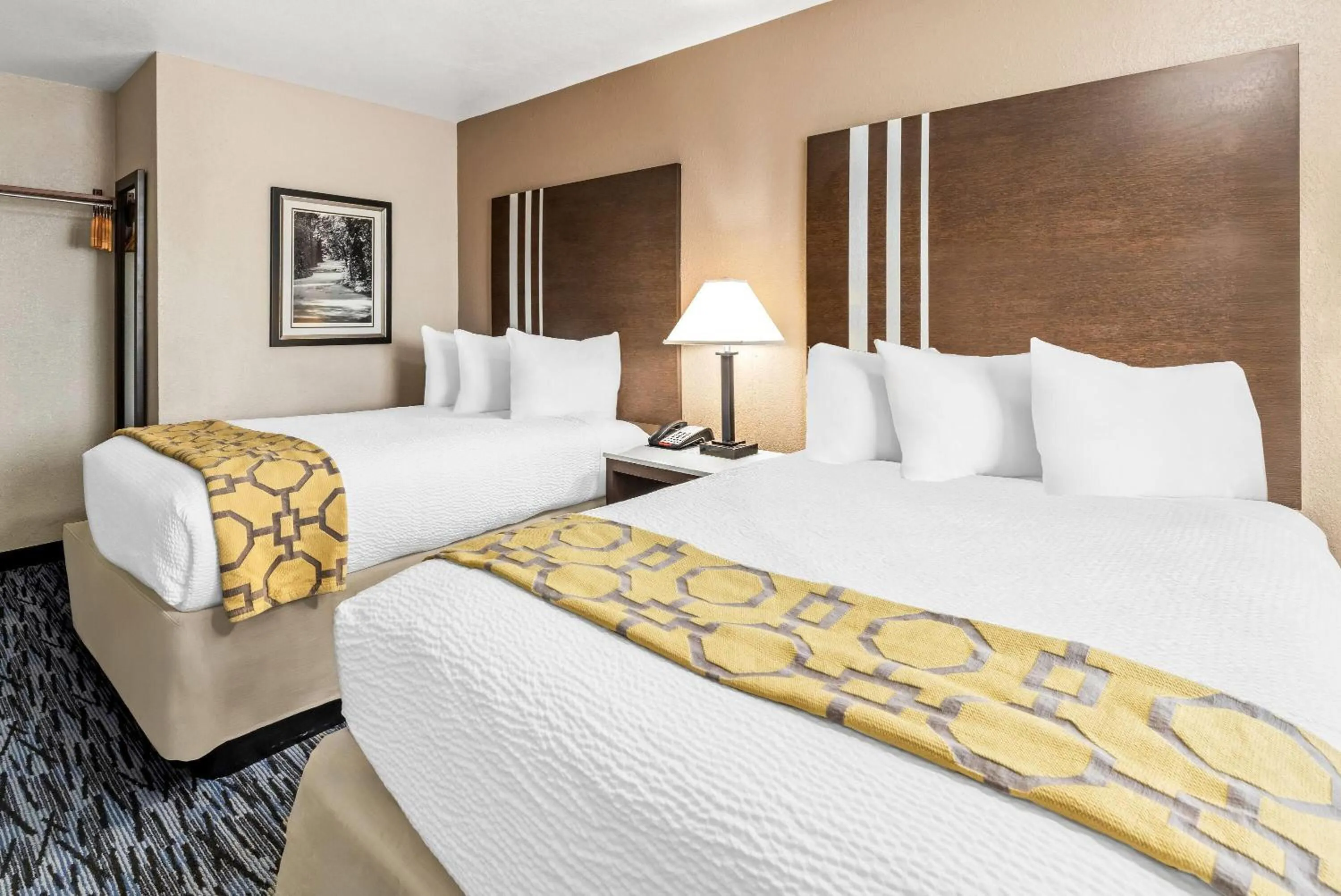 Bed in Baymont by Wyndham Port Arthur - Groves Area