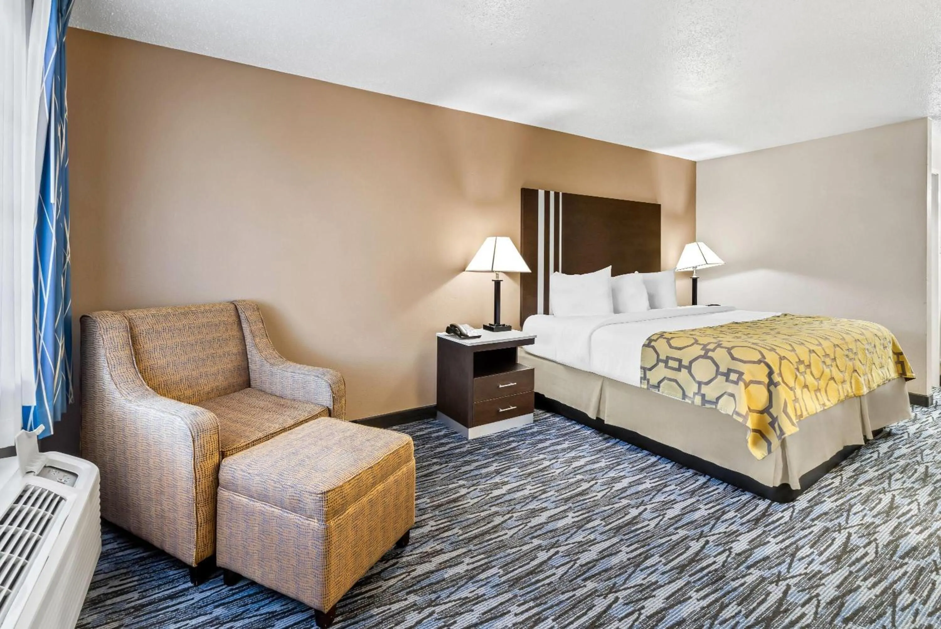 Bed in Baymont by Wyndham Port Arthur - Groves Area