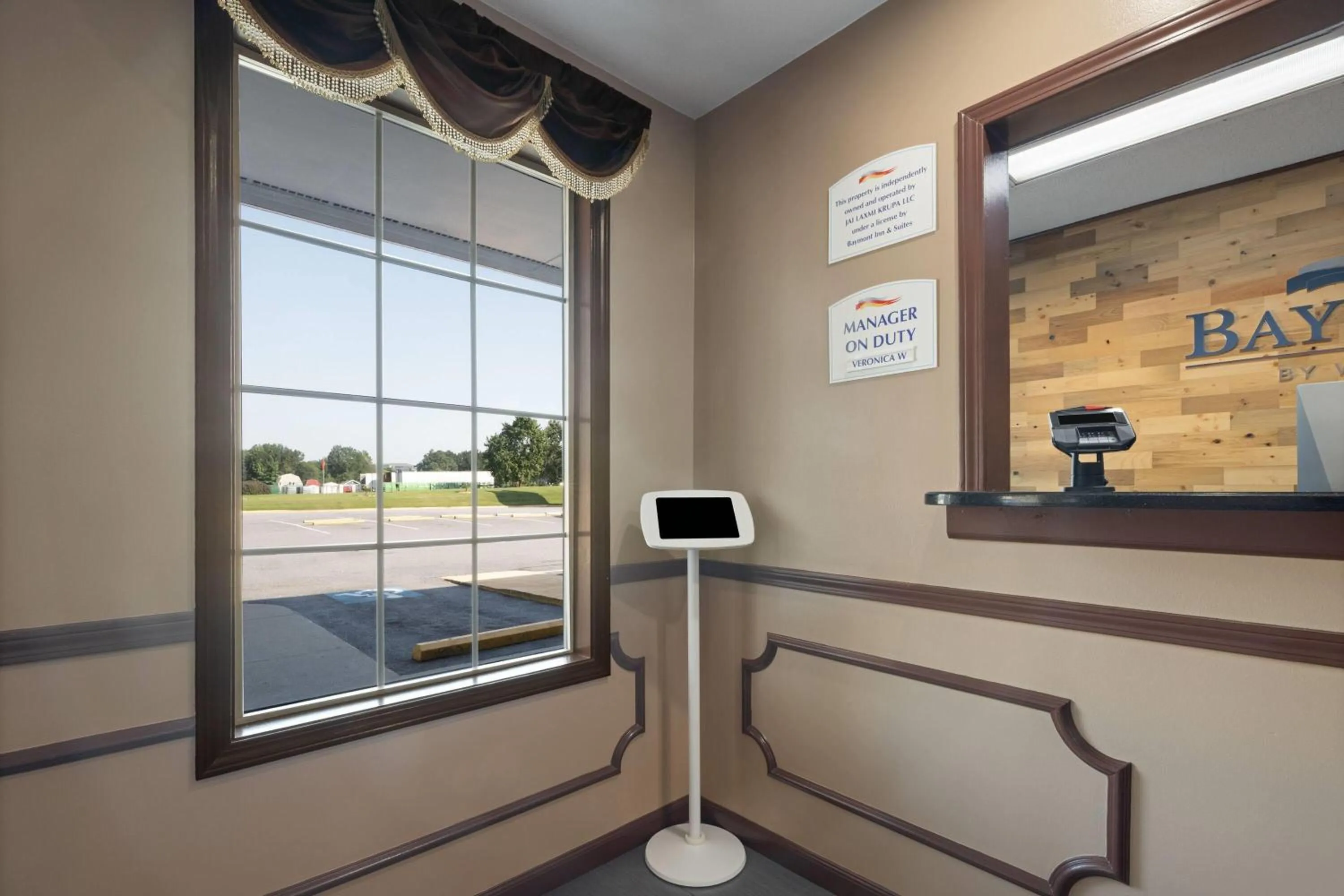 Business facilities in Baymont by Wyndham Commerce GA Near Tanger Outlets Mall