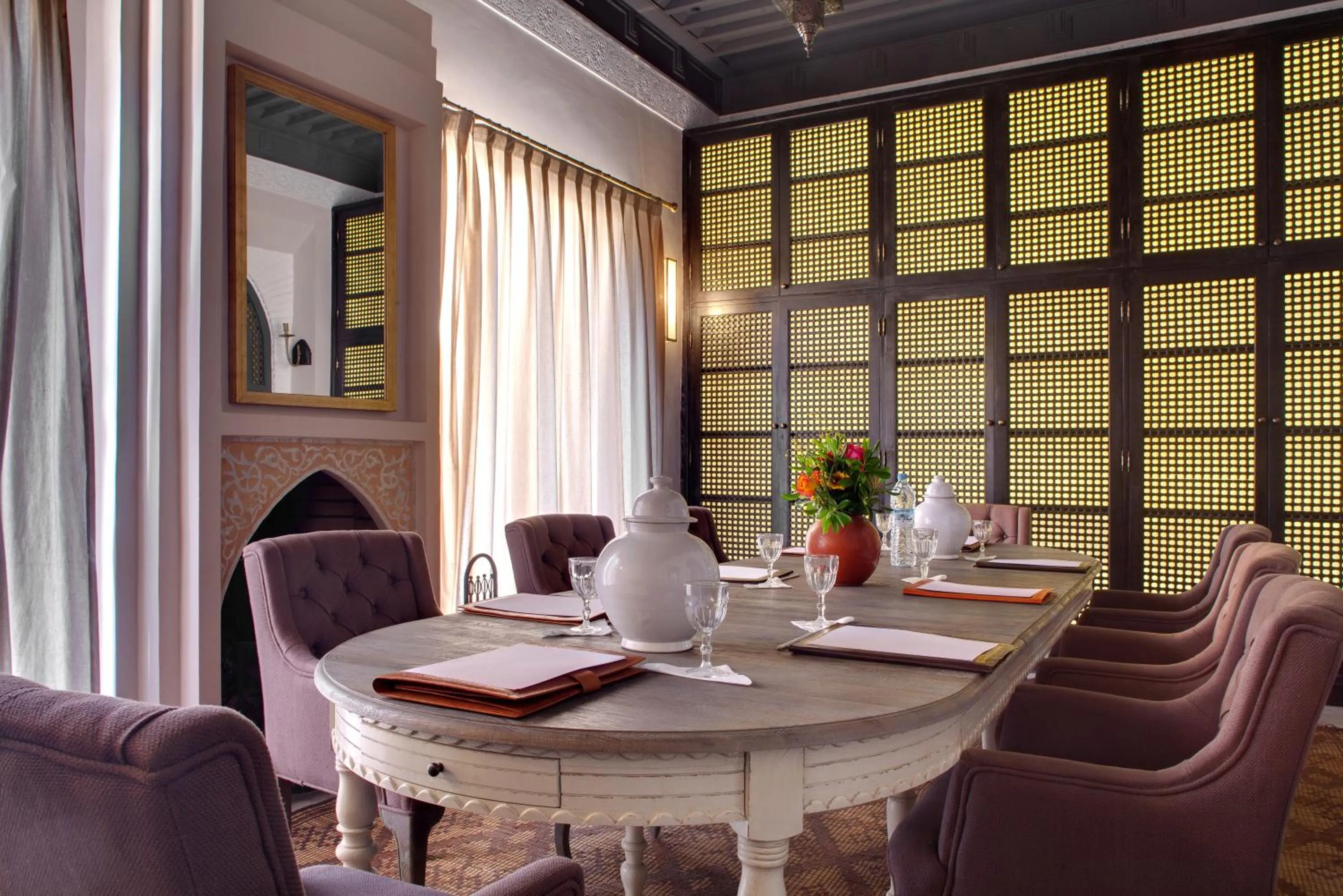 Business facilities in Palais de l'O - Maison d'hôtes