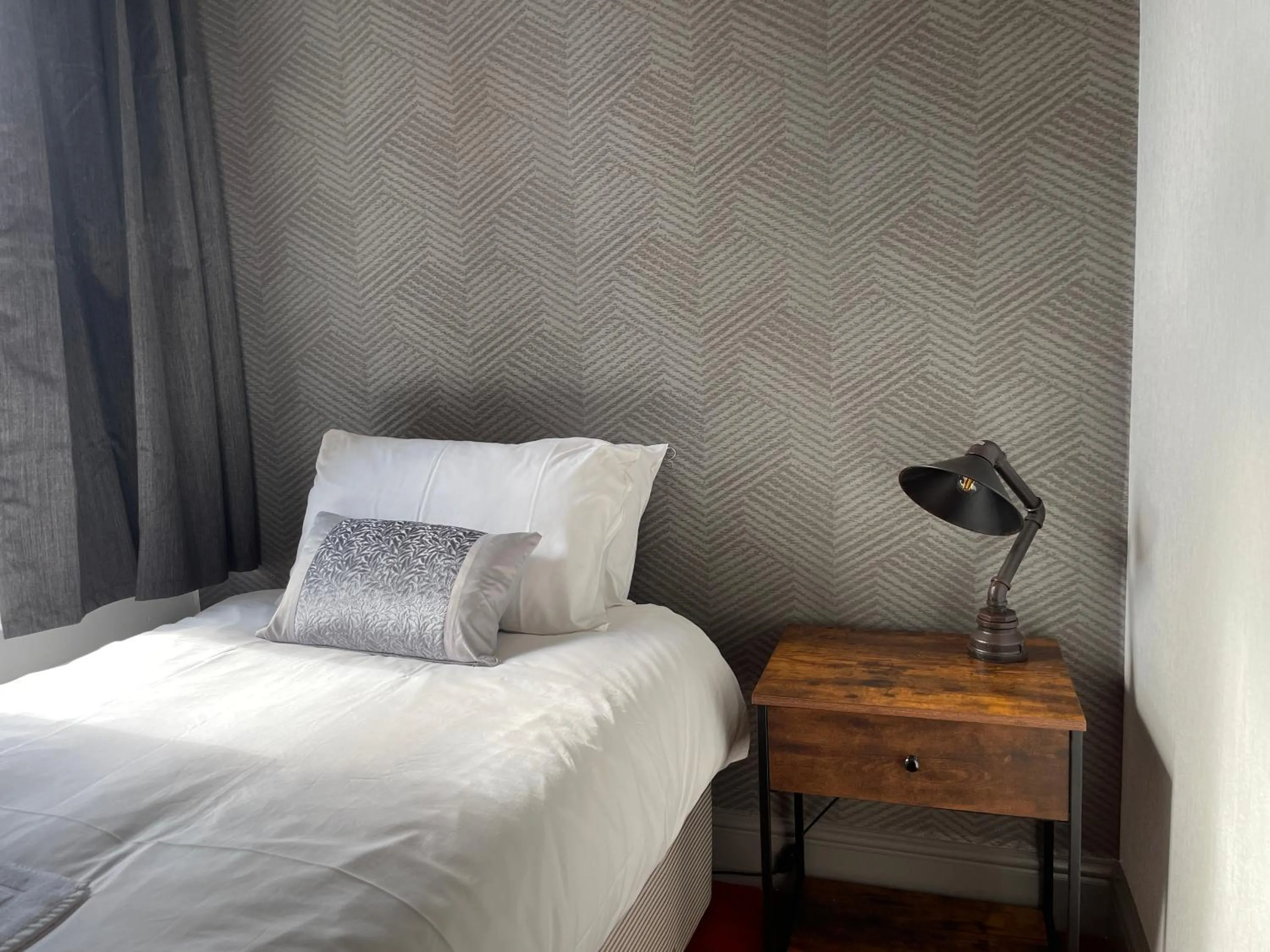 Bed in The Derby Hotel