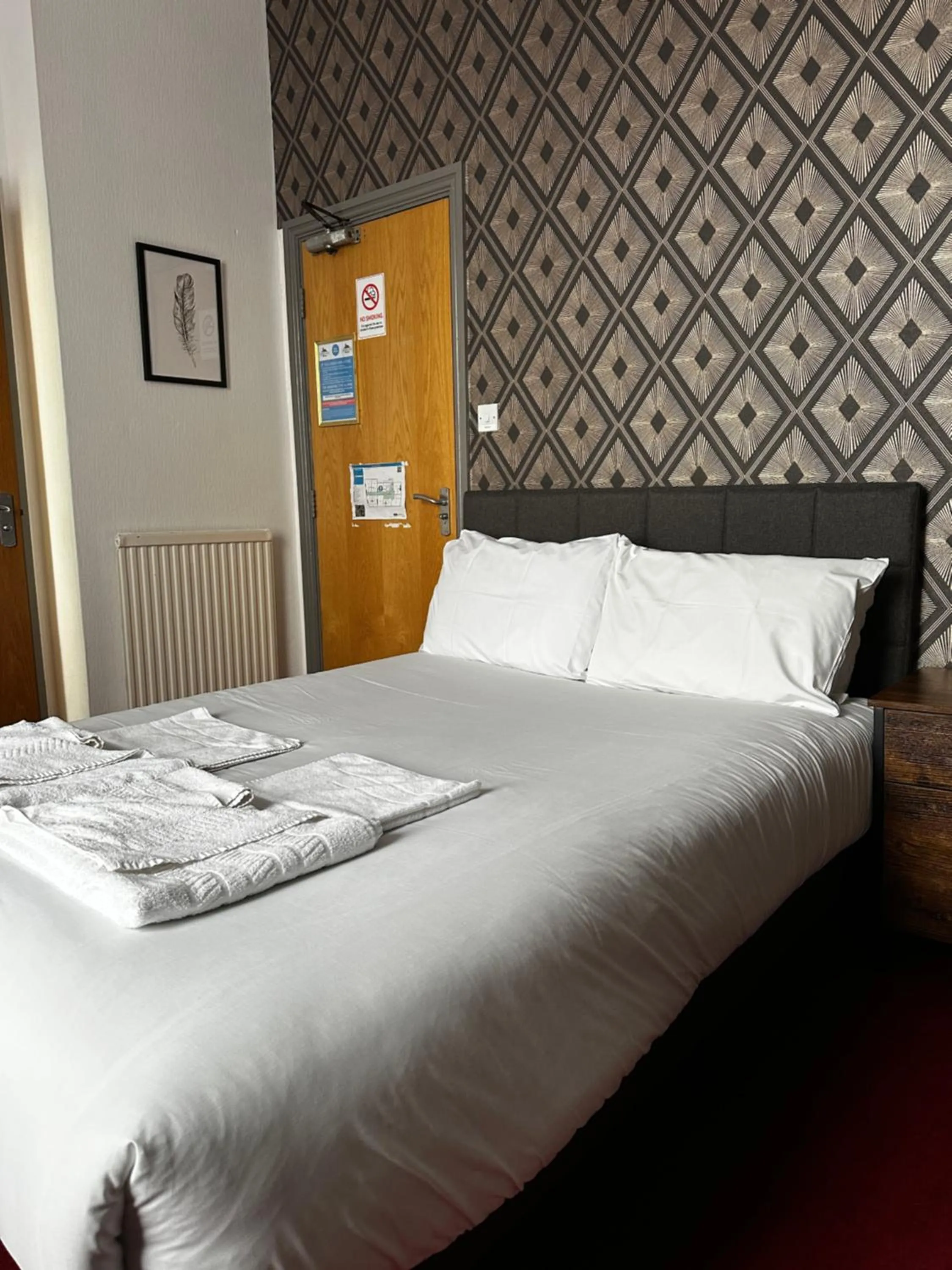 Bed in The Derby Hotel