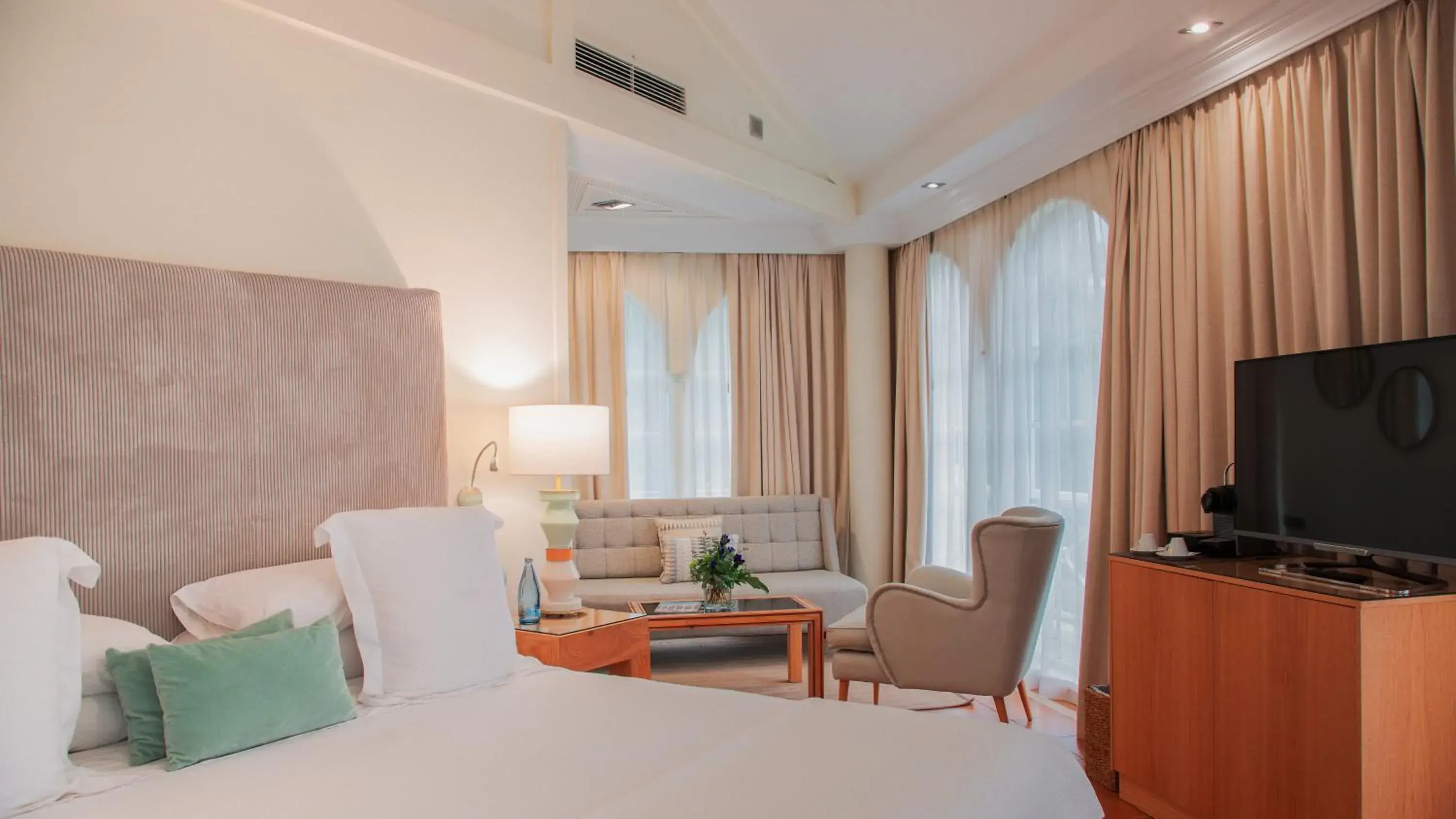 Junior Suite Garden View in Bahia del Duque Junior Suite Garden View in Bahia del Duque