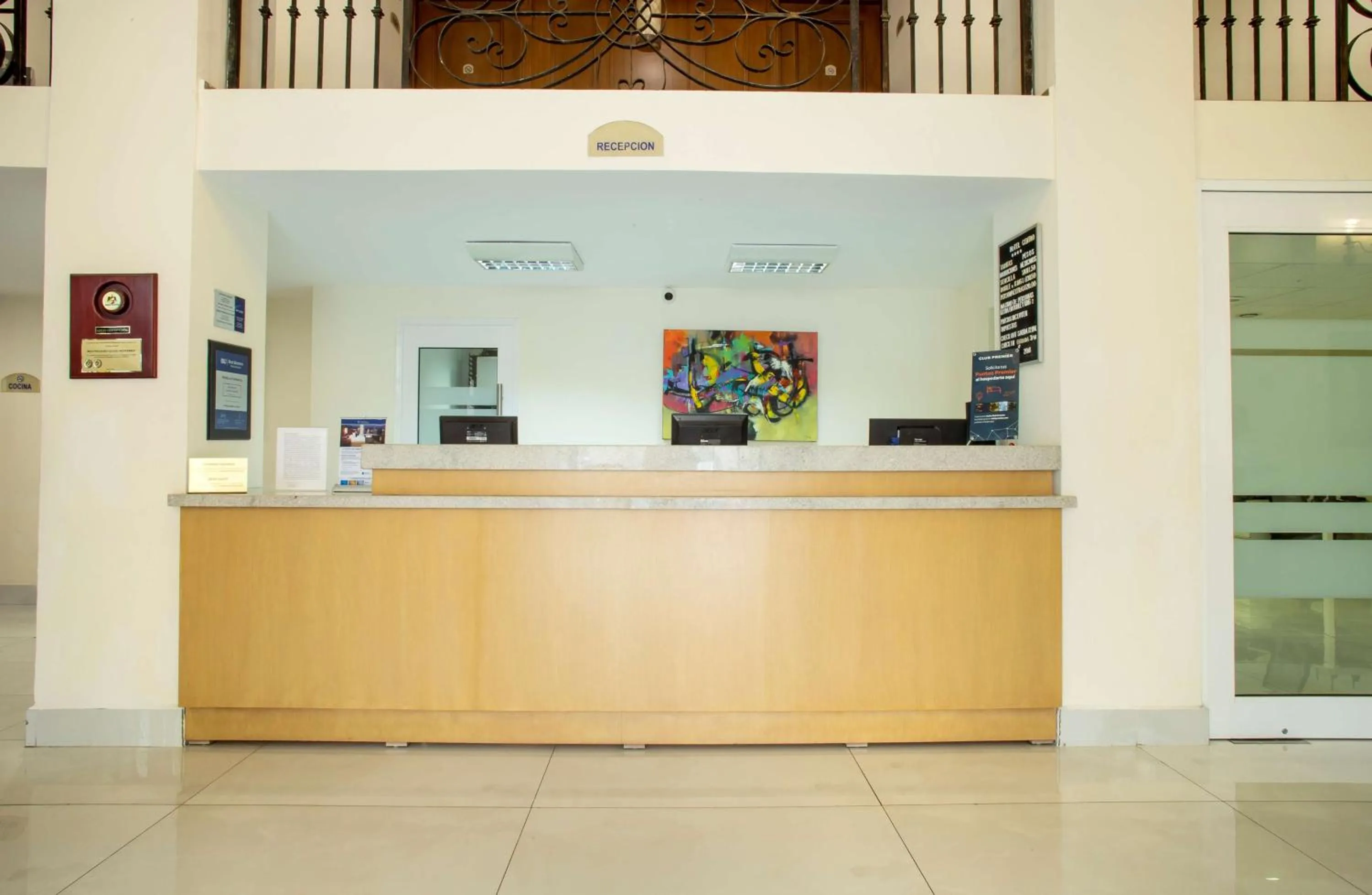 Lobby or reception in Best Western Centro Monterrey
