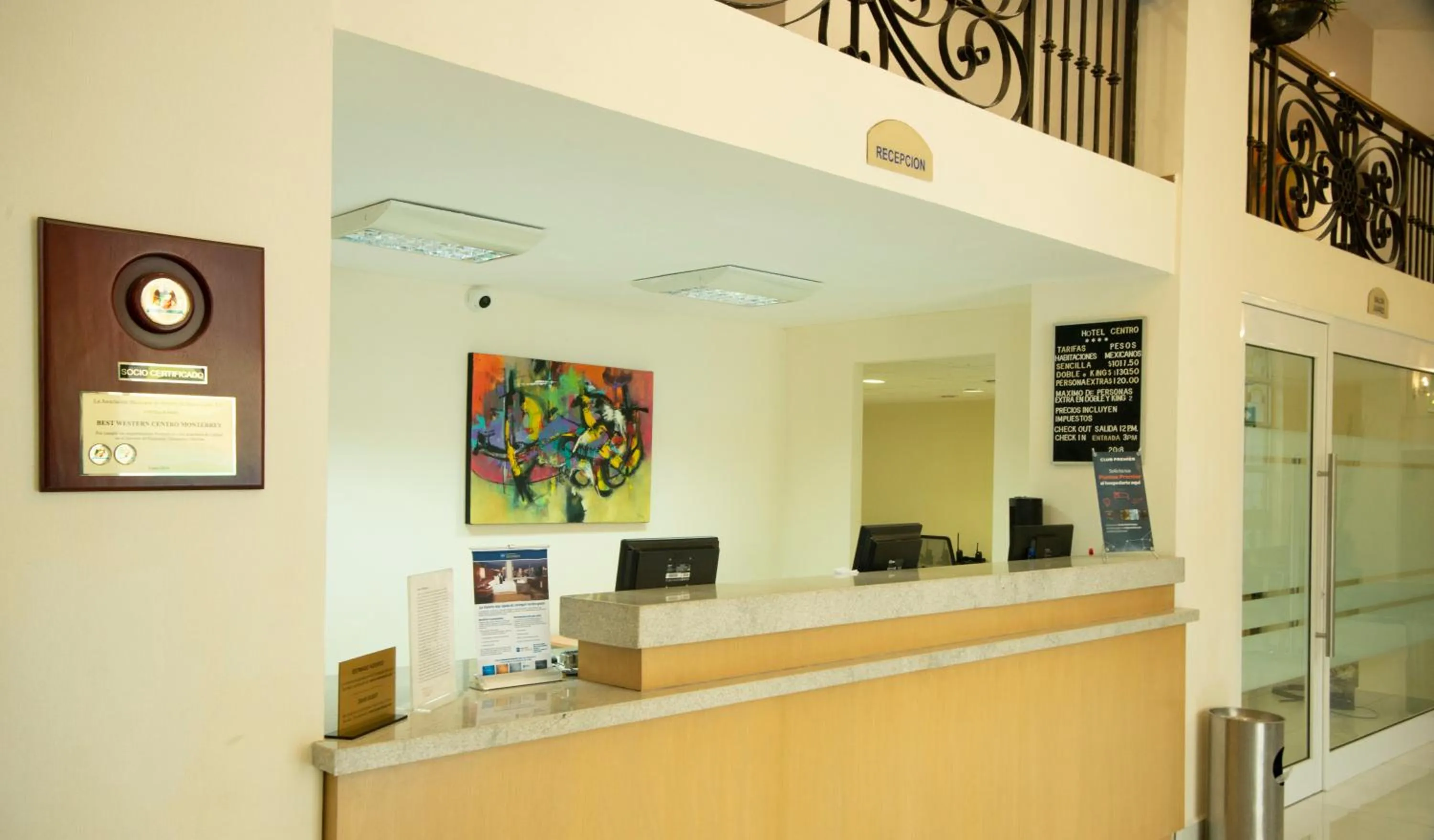 Lobby or reception in Best Western Centro Monterrey
