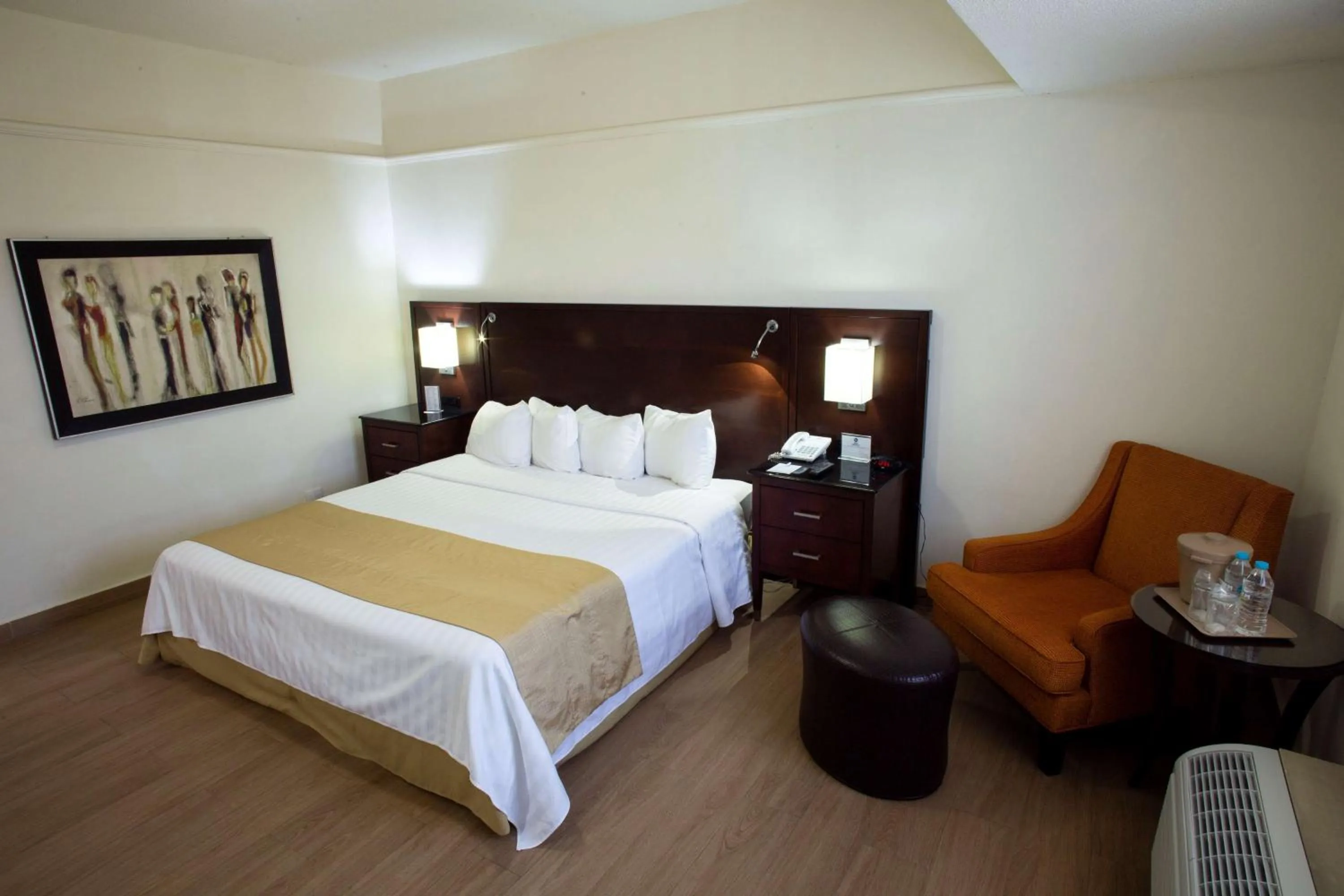 Photo of the whole room, Bed in Best Western Centro Monterrey