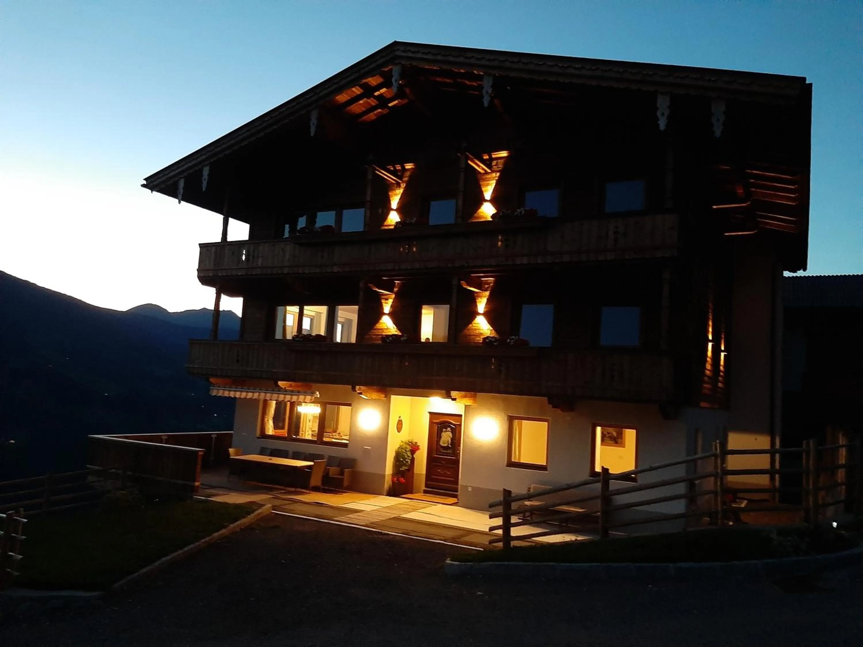 Property building in Nesterhof