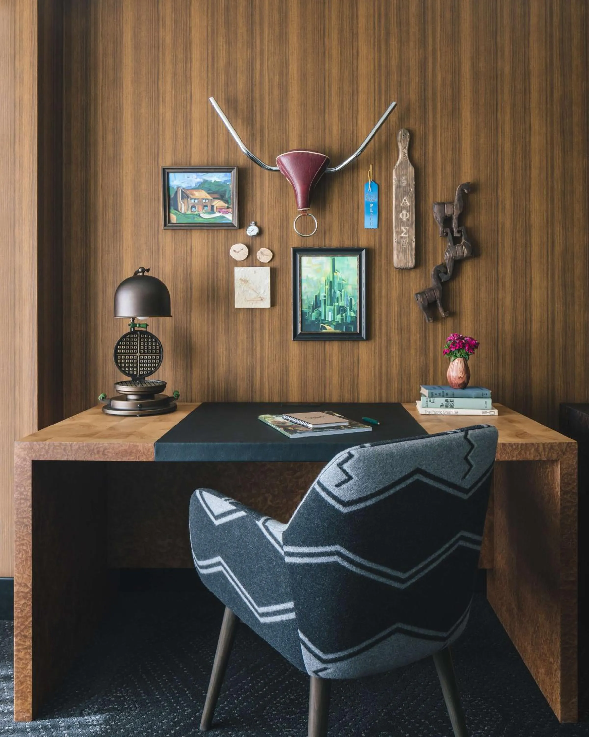 Bedroom in Graduate by Hilton Eugene