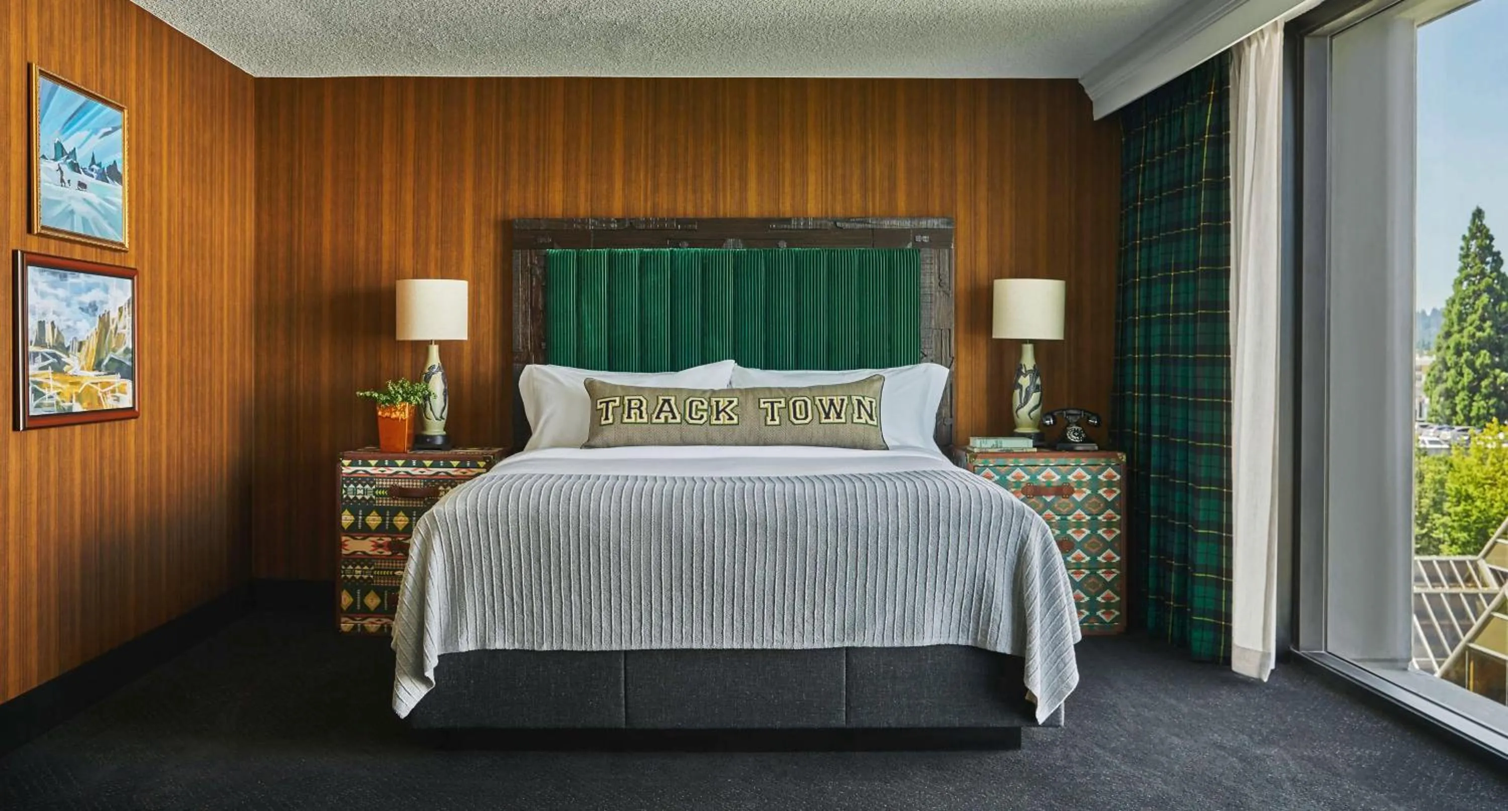 Bed in Graduate by Hilton Eugene