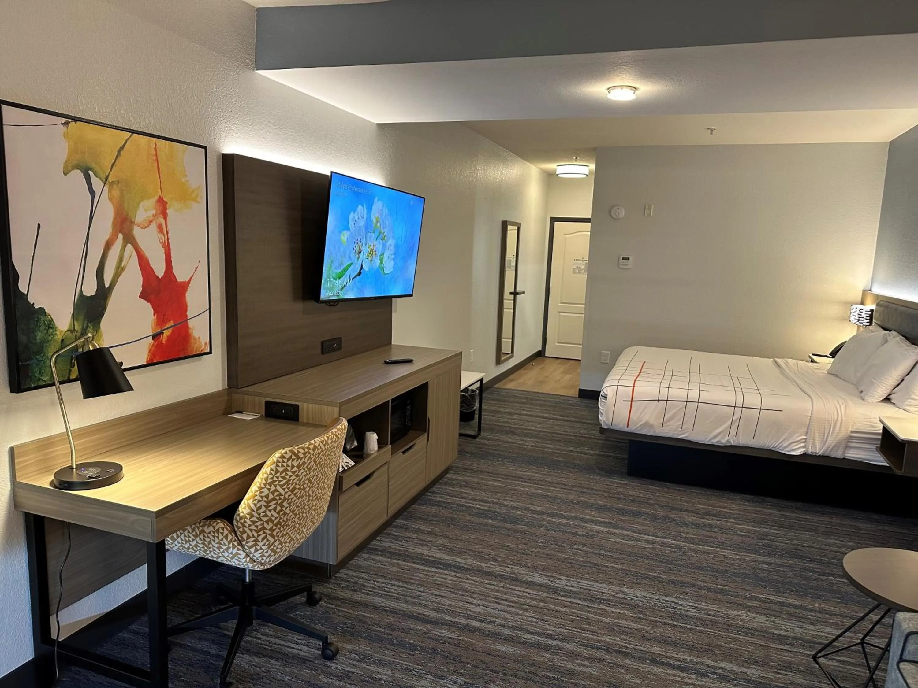 Photo of the whole room, Bed in La Quinta by Wyndham Macon West