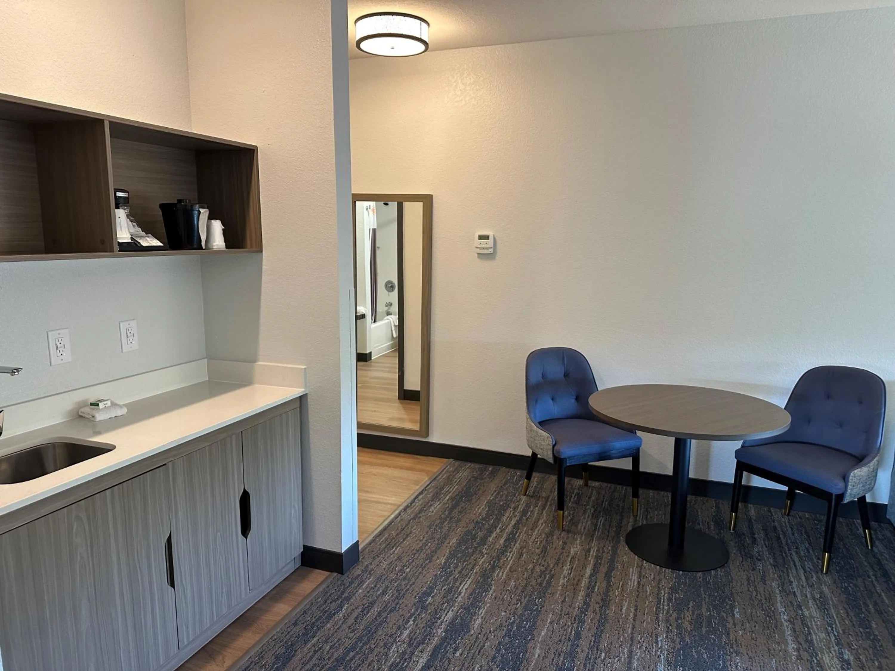 Seating area in La Quinta by Wyndham Macon West