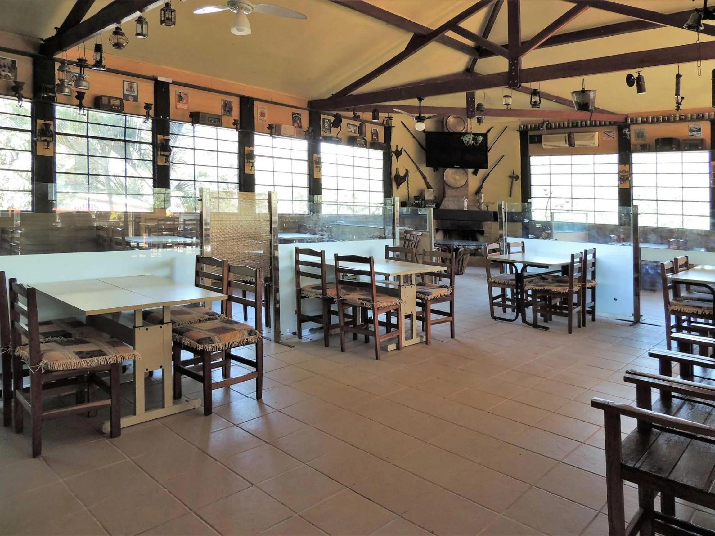 Restaurant/places to eat in Pousada Juriti - Eco Hotel