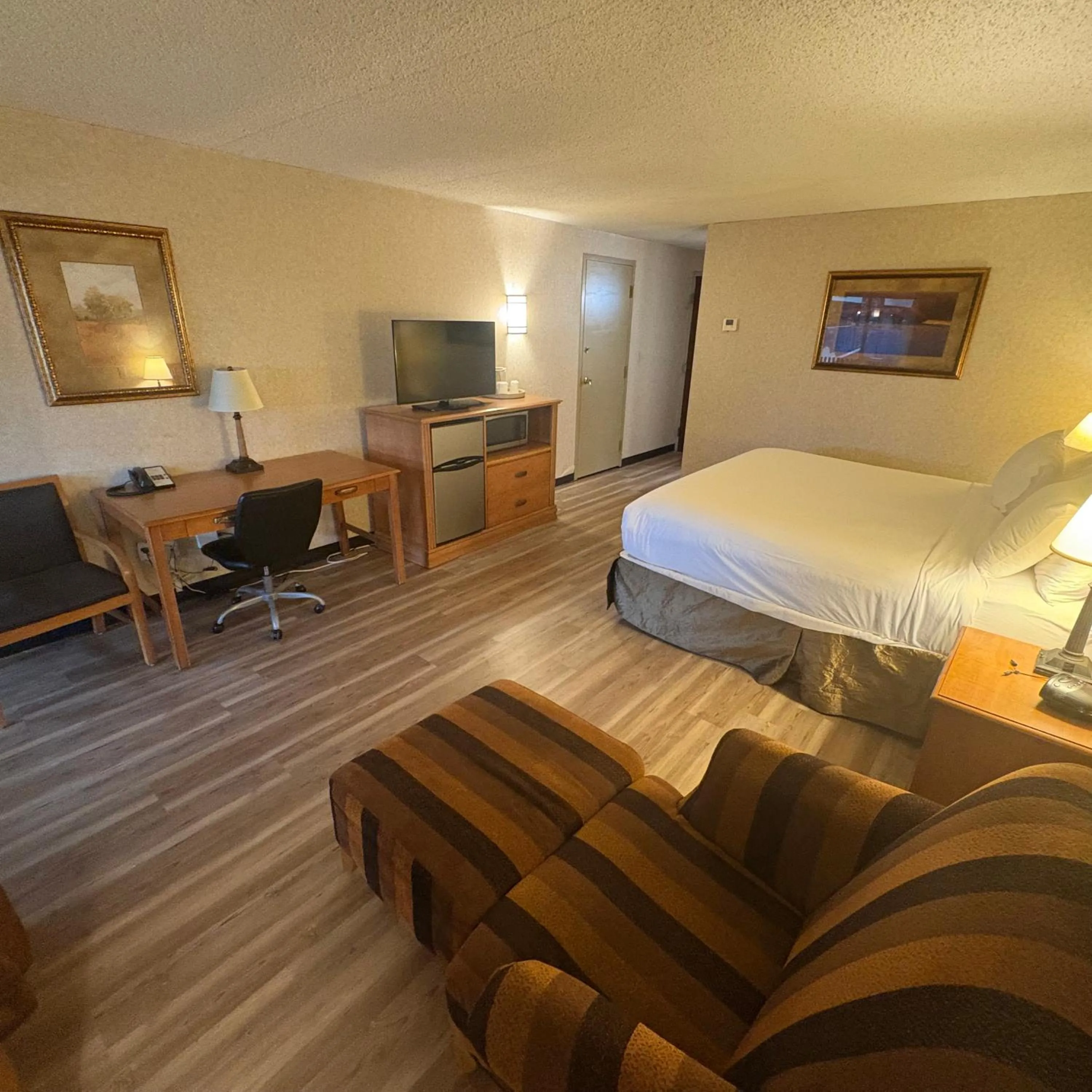 Bedroom, Bed in Bismarck Hotel and Conference Center