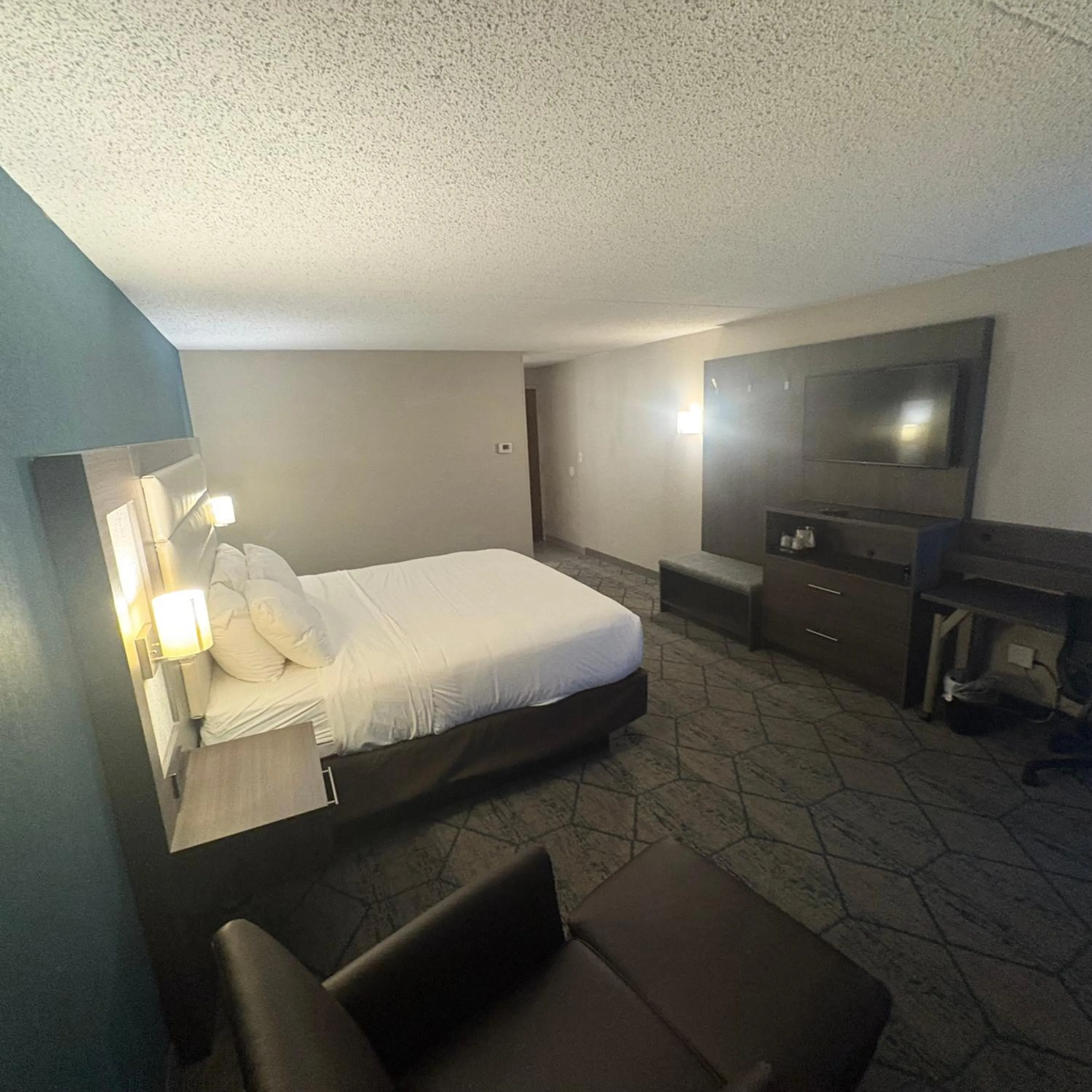 Bedroom, Bed in Bismarck Hotel and Conference Center