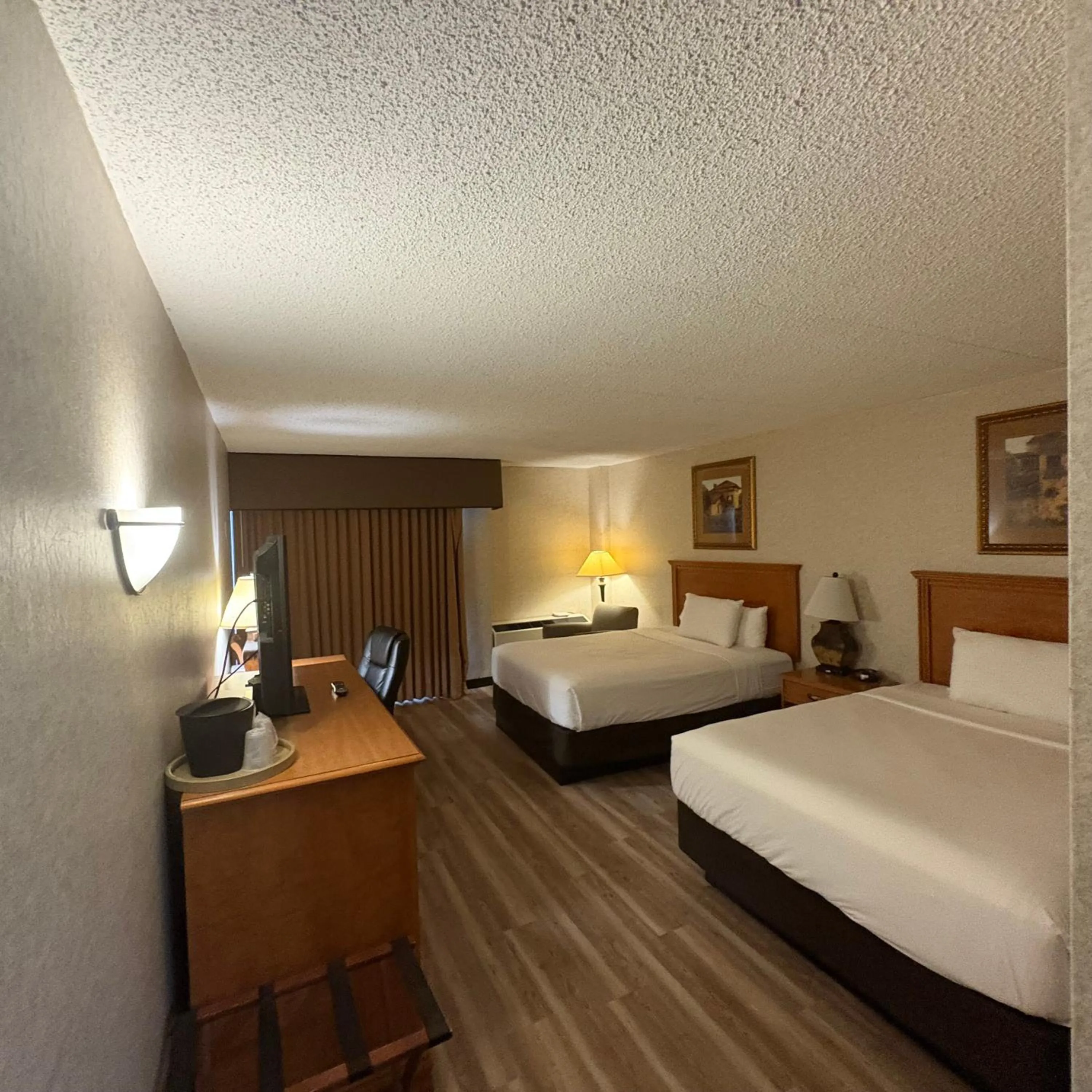 Photo of the whole room, Bed in Bismarck Hotel and Conference Center