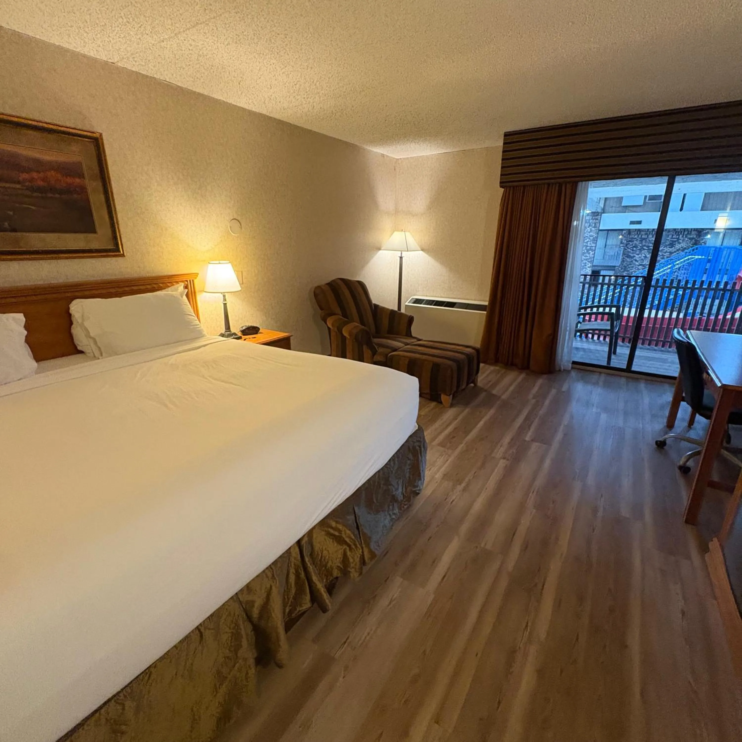 Photo of the whole room, Bed in Bismarck Hotel and Conference Center