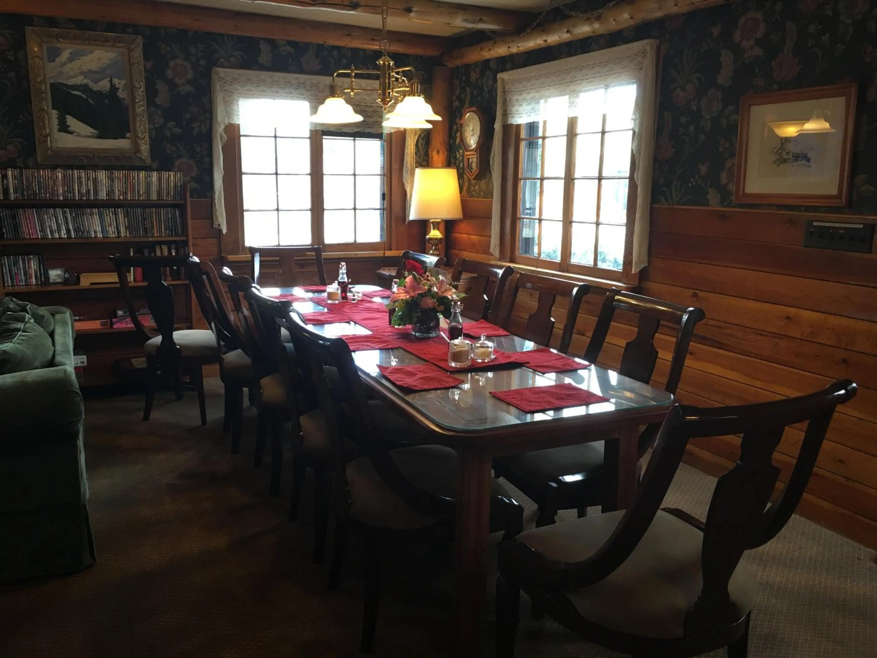 Living room in Frisco Lodge