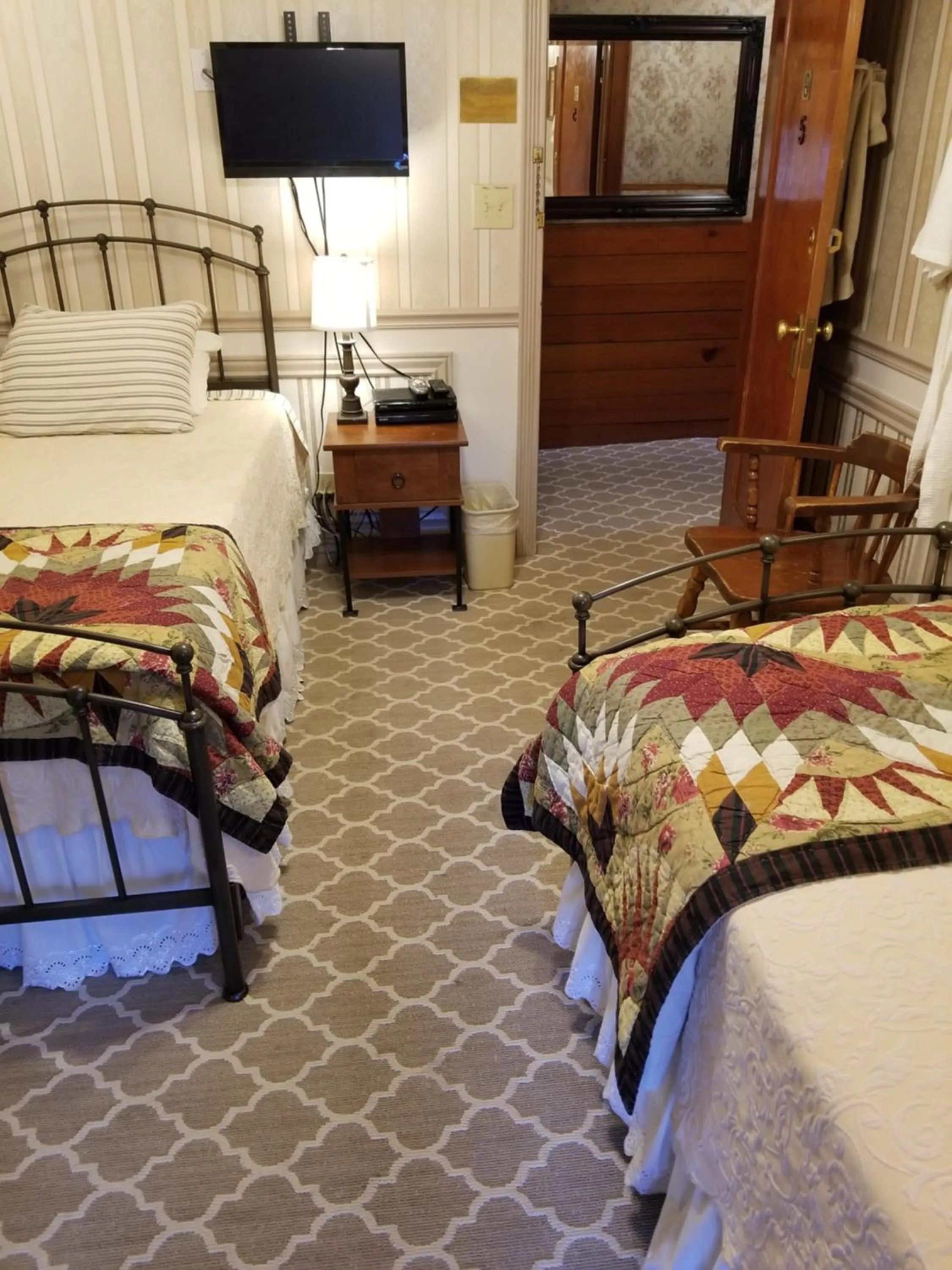 Bed in Frisco Lodge