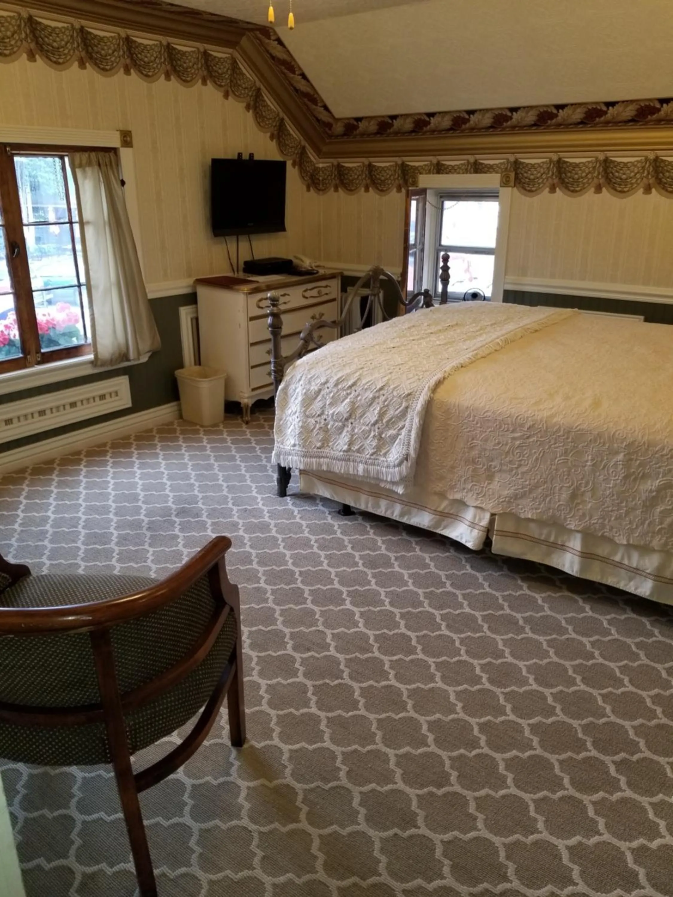 TV and multimedia, Bed in Frisco Lodge