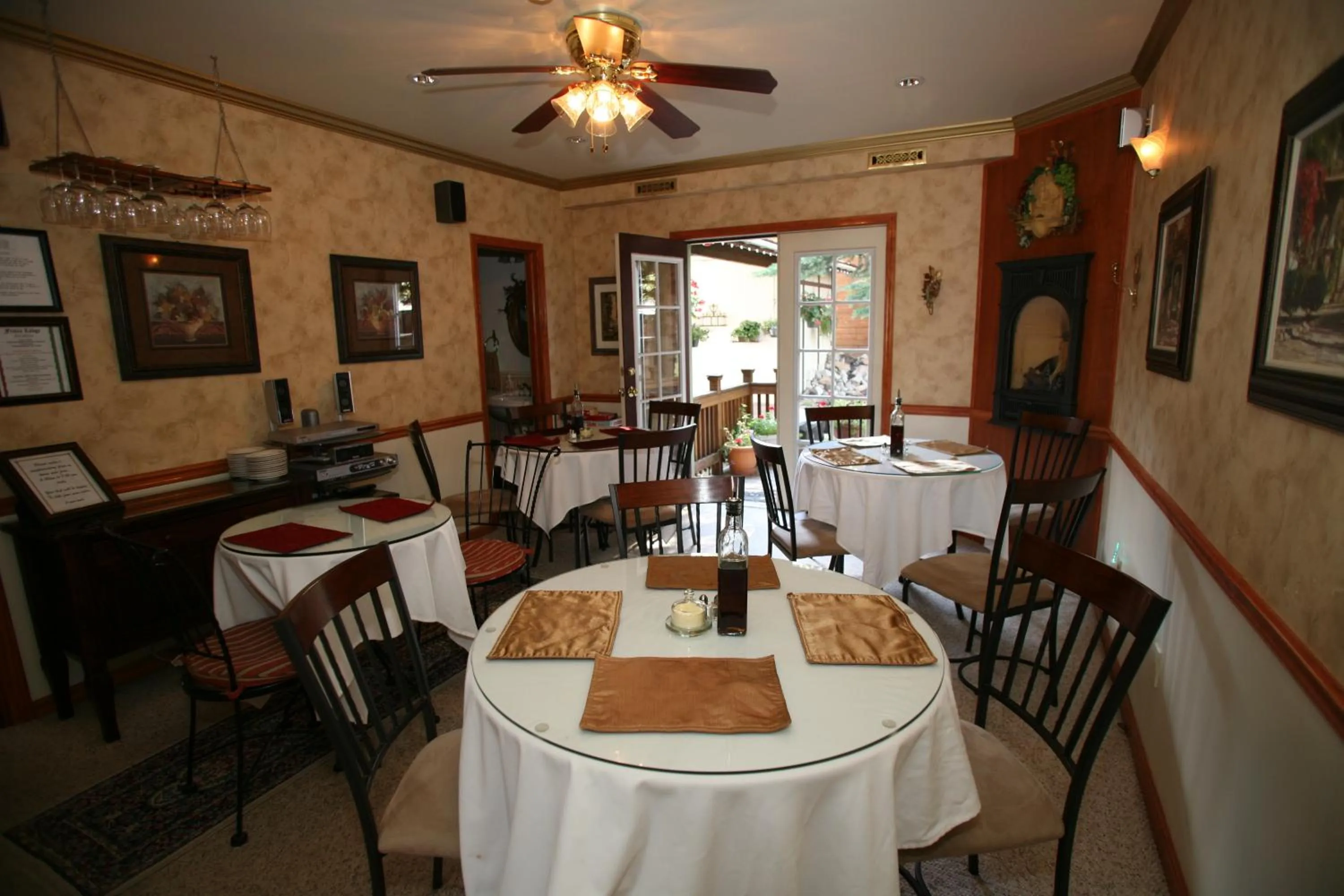 Restaurant/places to eat in Frisco Lodge