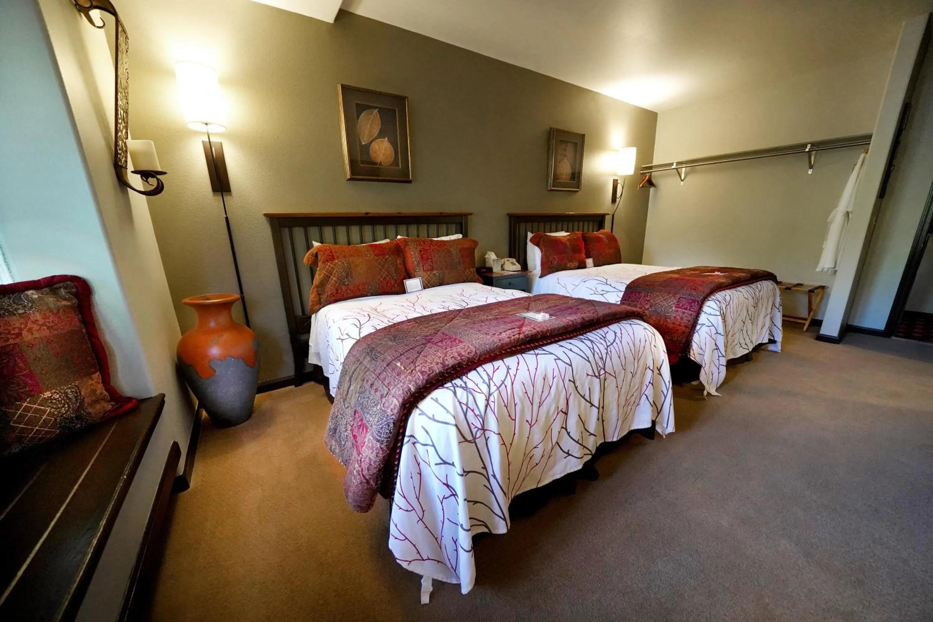 Bed in Frisco Inn on Galena