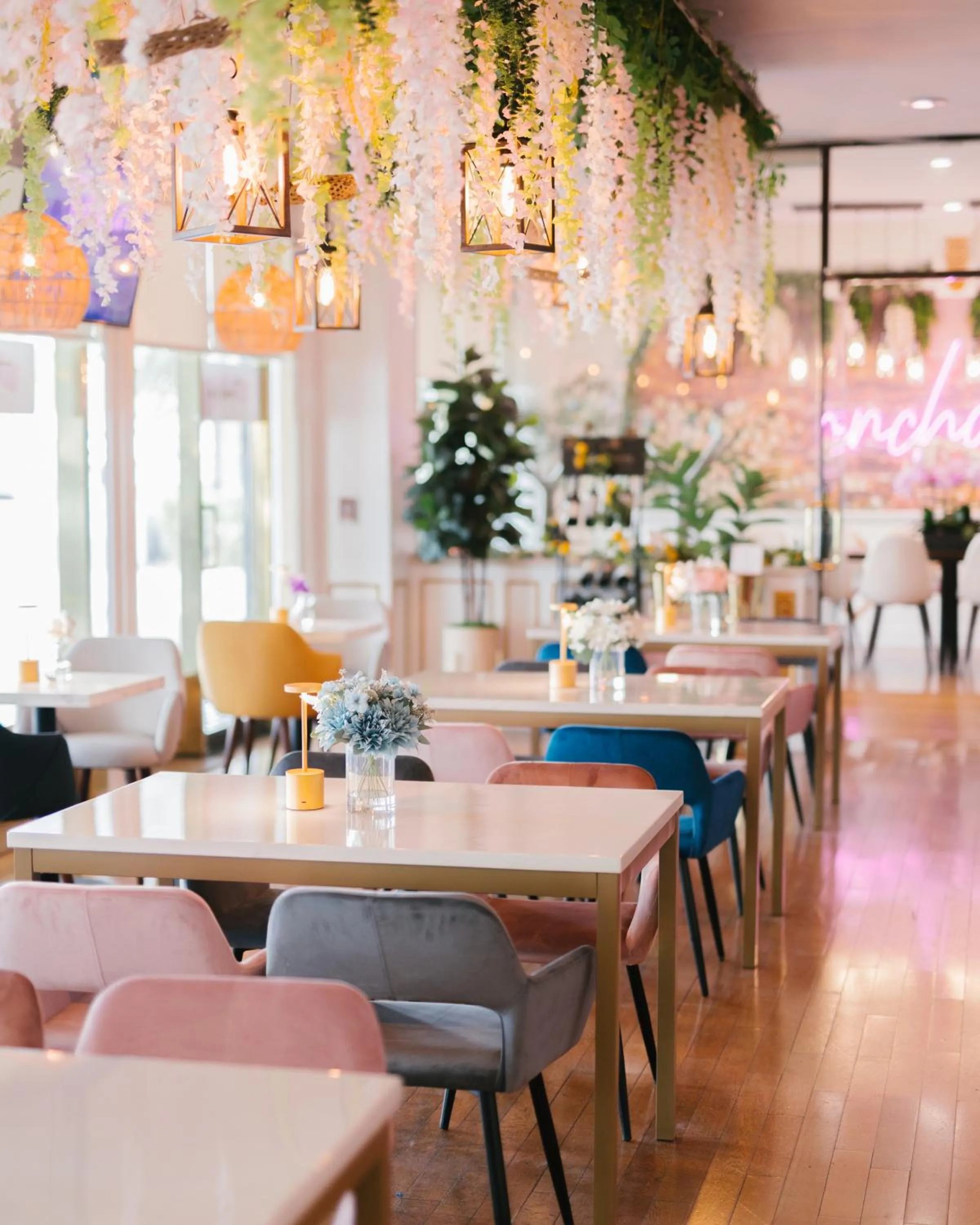 Restaurant/places to eat in Garden Suite Hotel and Resort