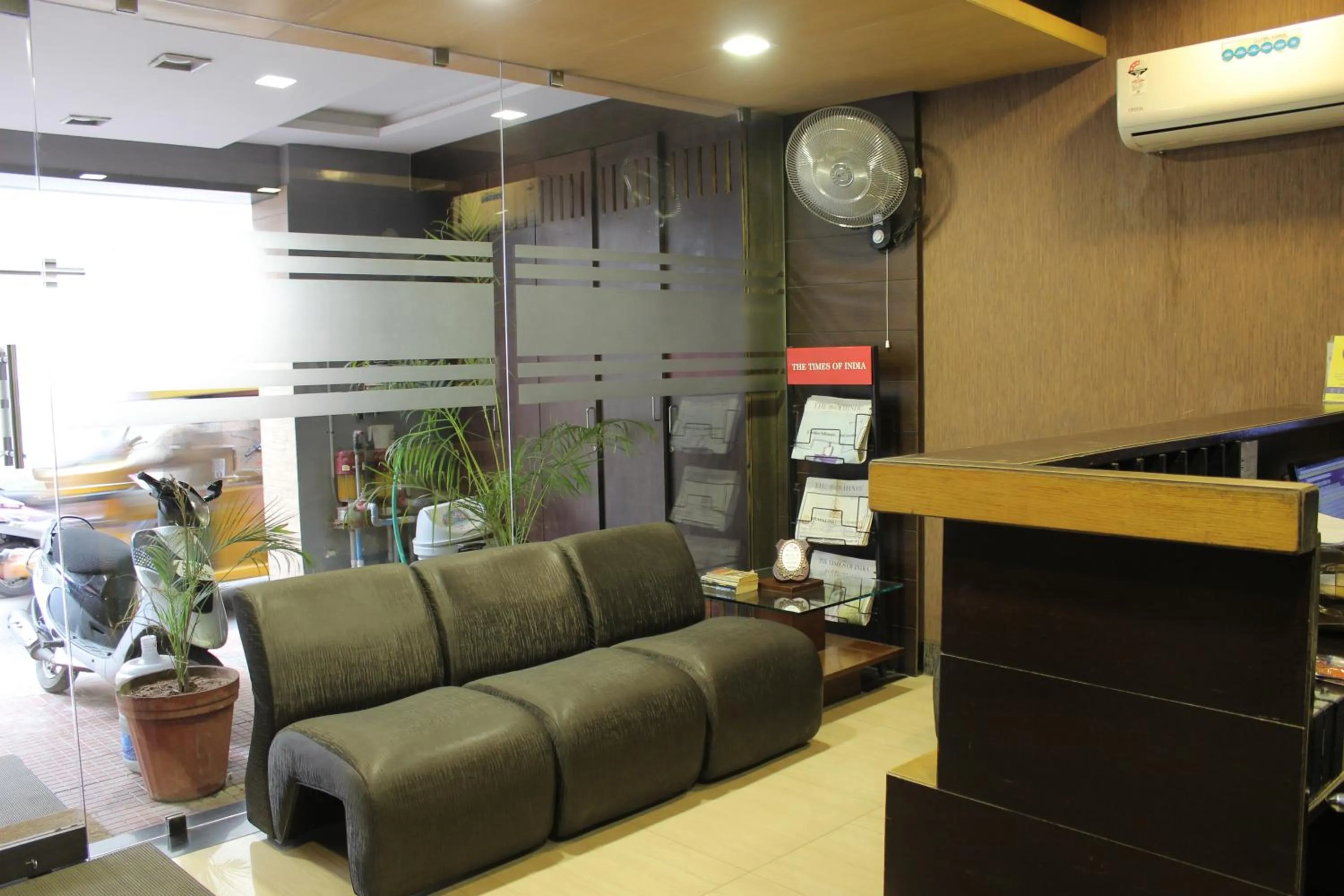 Day in Mount Residency