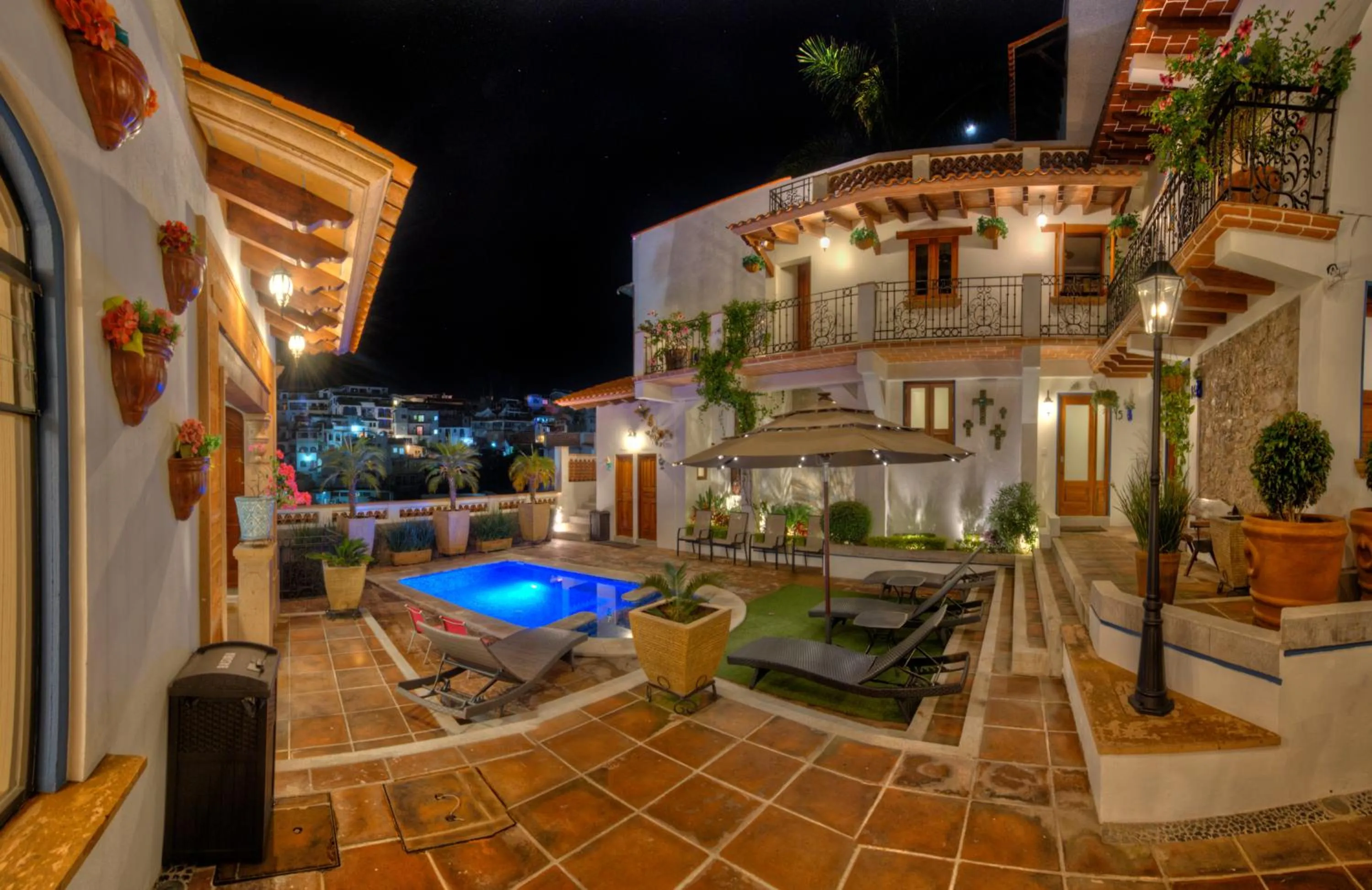 Pool view in Hotel Santa Paula