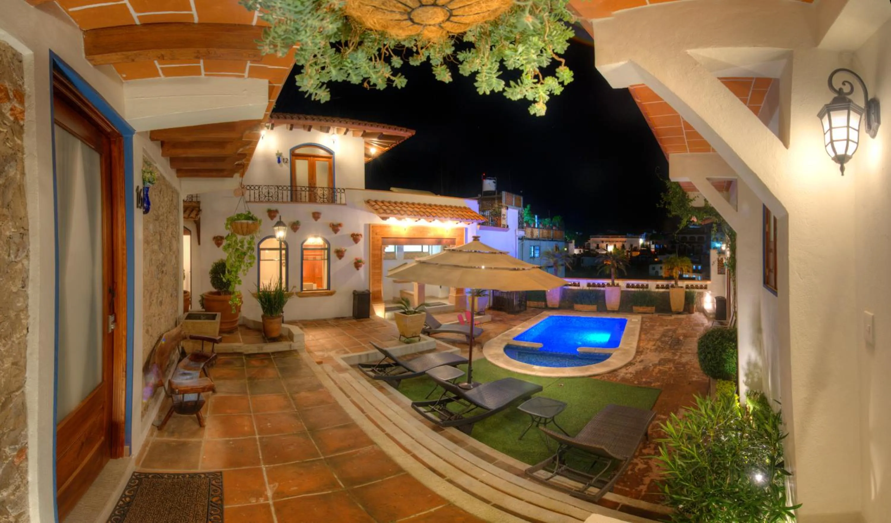 Pool view in Hotel Santa Paula