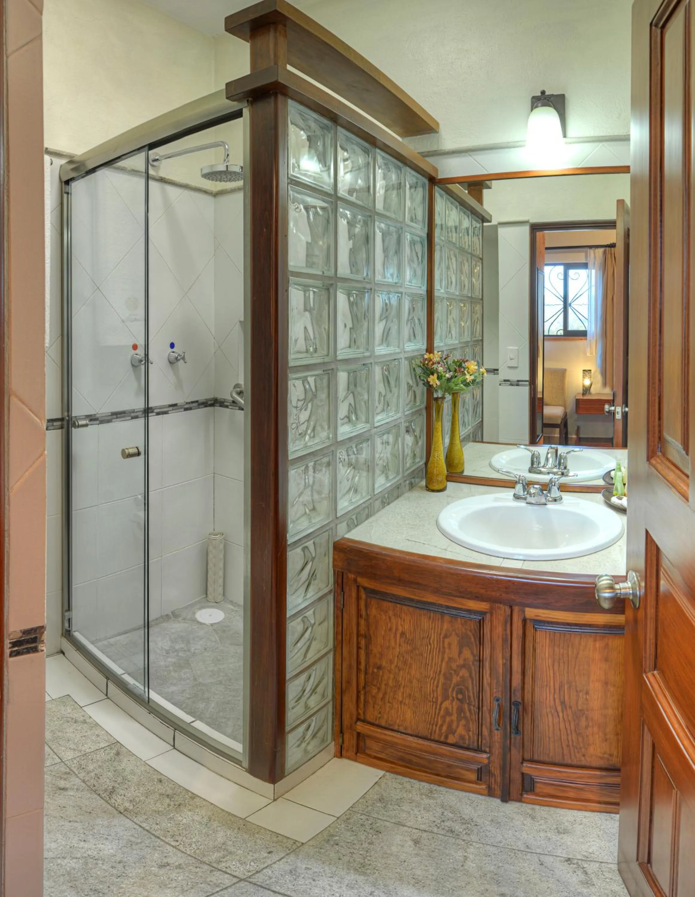 Bathroom in Hotel Santa Paula