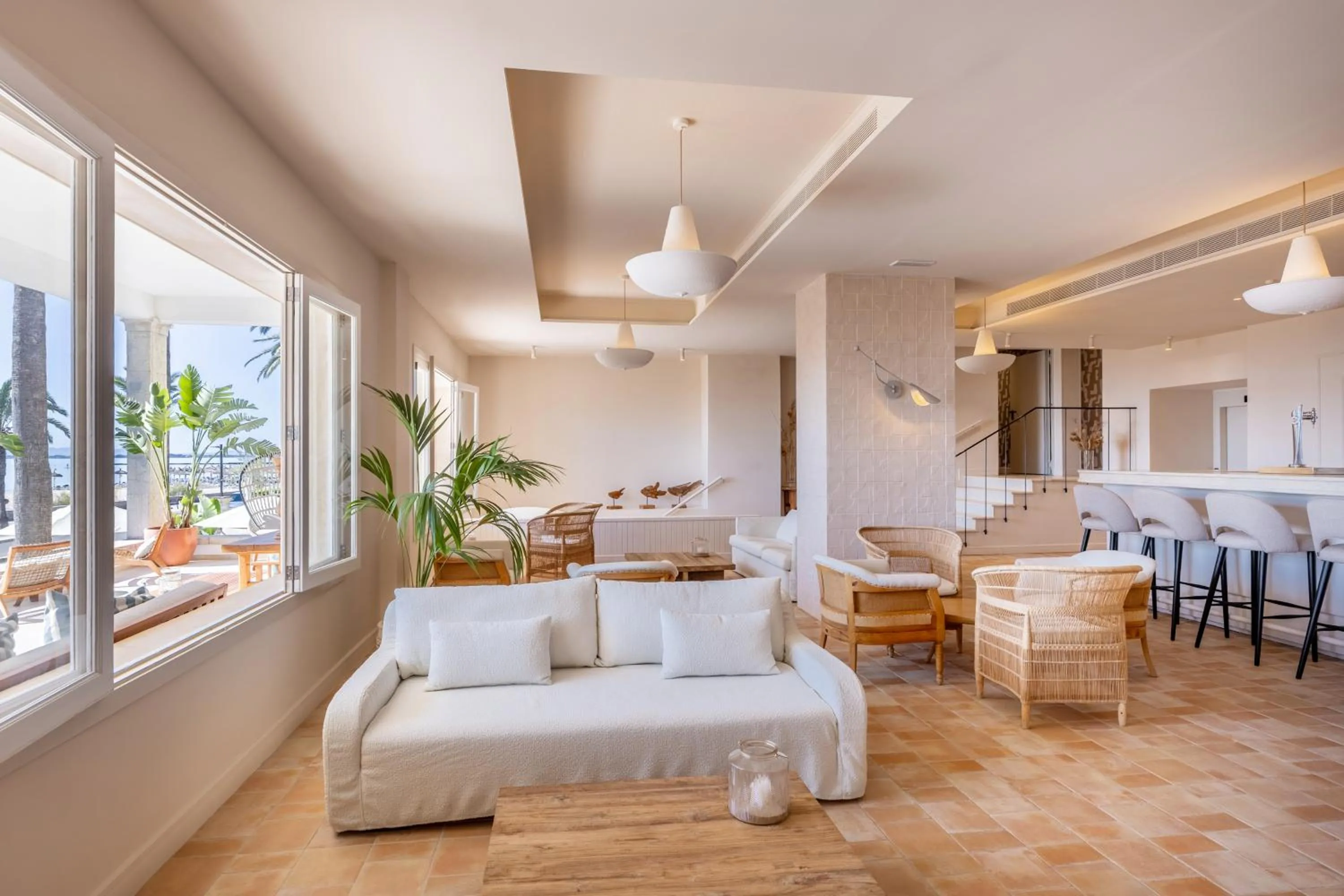 Lounge or bar, Bed in Hoposa Pollentia - Adults Only