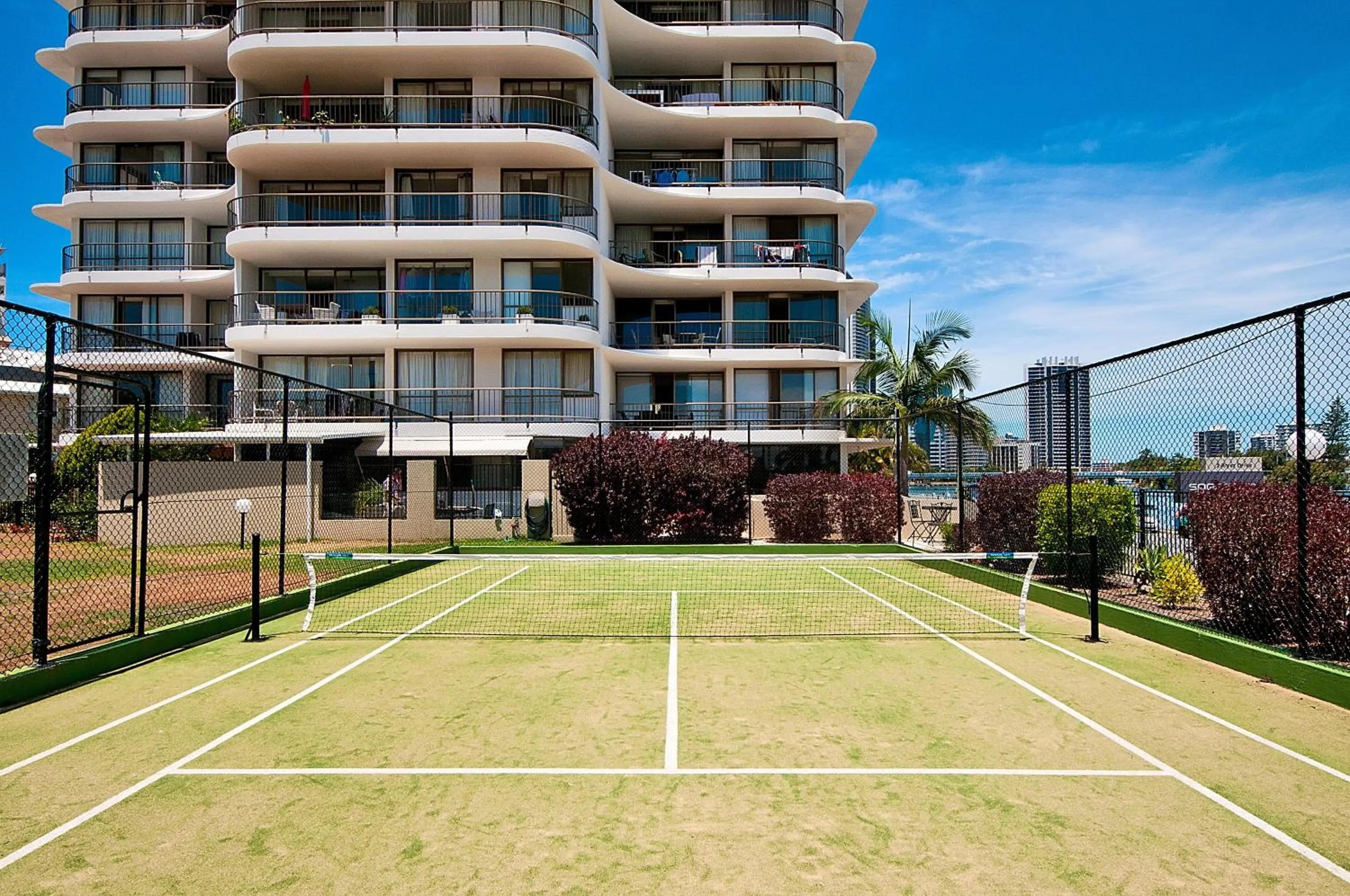 Tennis court in Spectrum Holiday Apartments