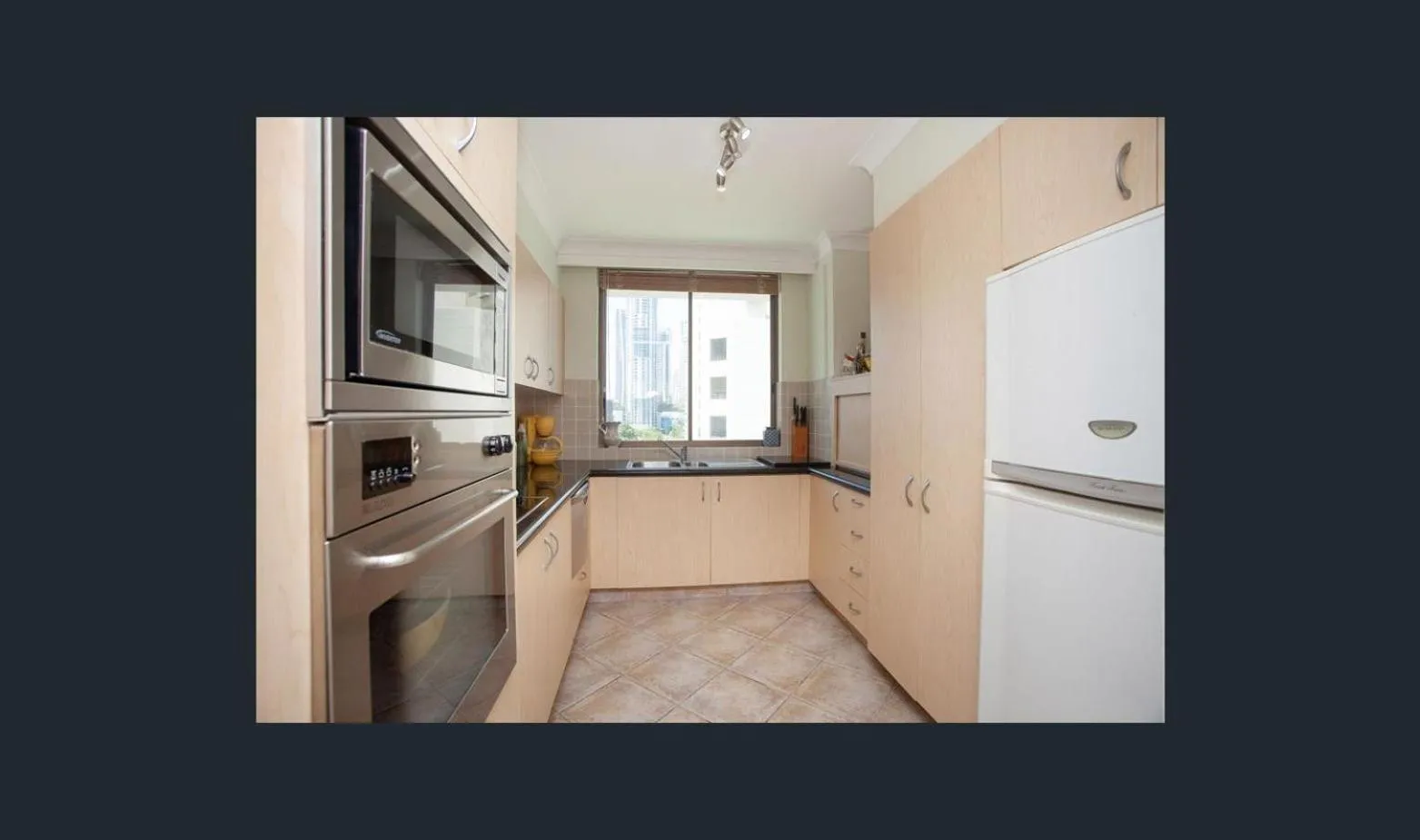 Kitchen or kitchenette in Spectrum Holiday Apartments