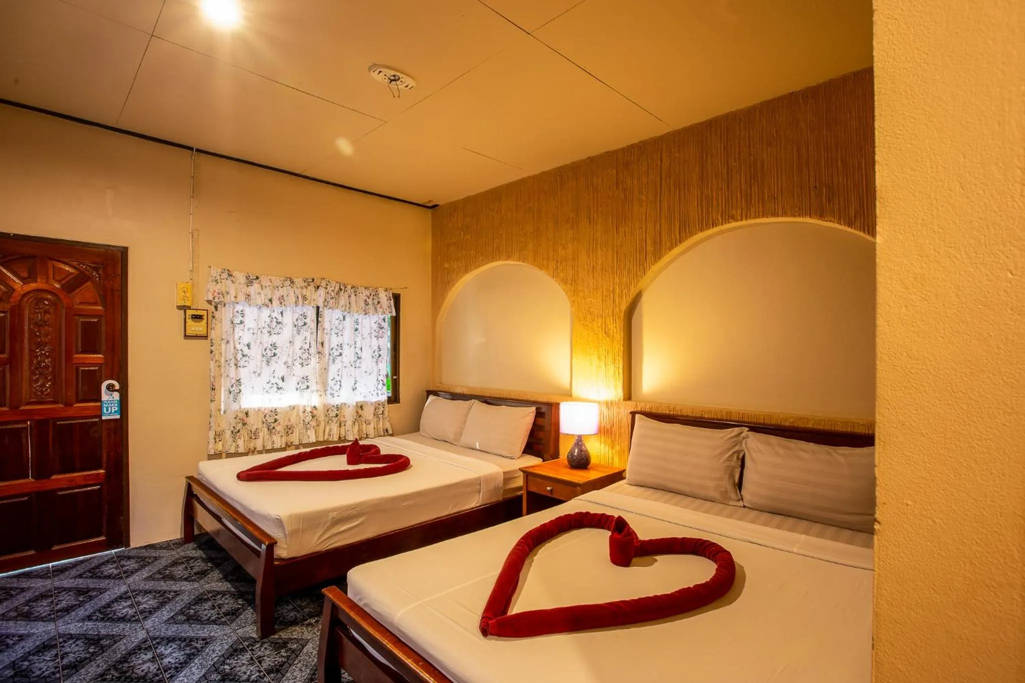 Bed in Nice Beach Resort Koh Pha-ngan