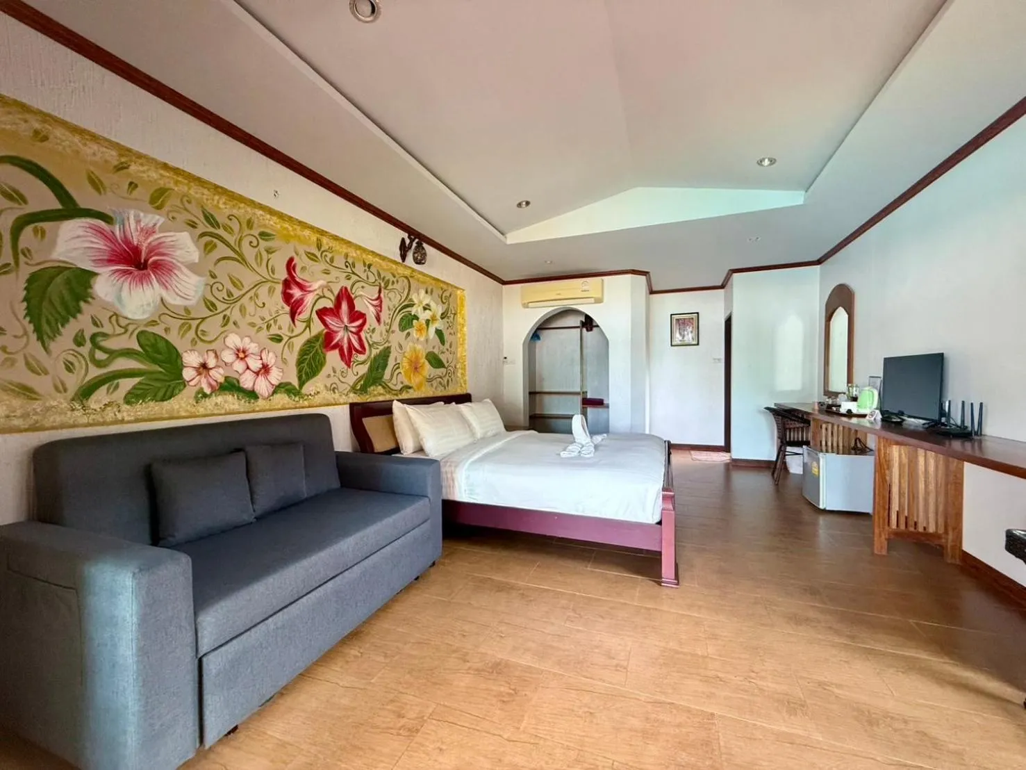 Photo of the whole room, Bed in Nice Beach Resort Koh Pha-ngan