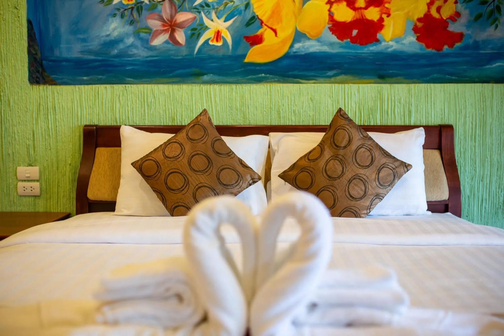 Bed in Nice Beach Resort Koh Pha-ngan