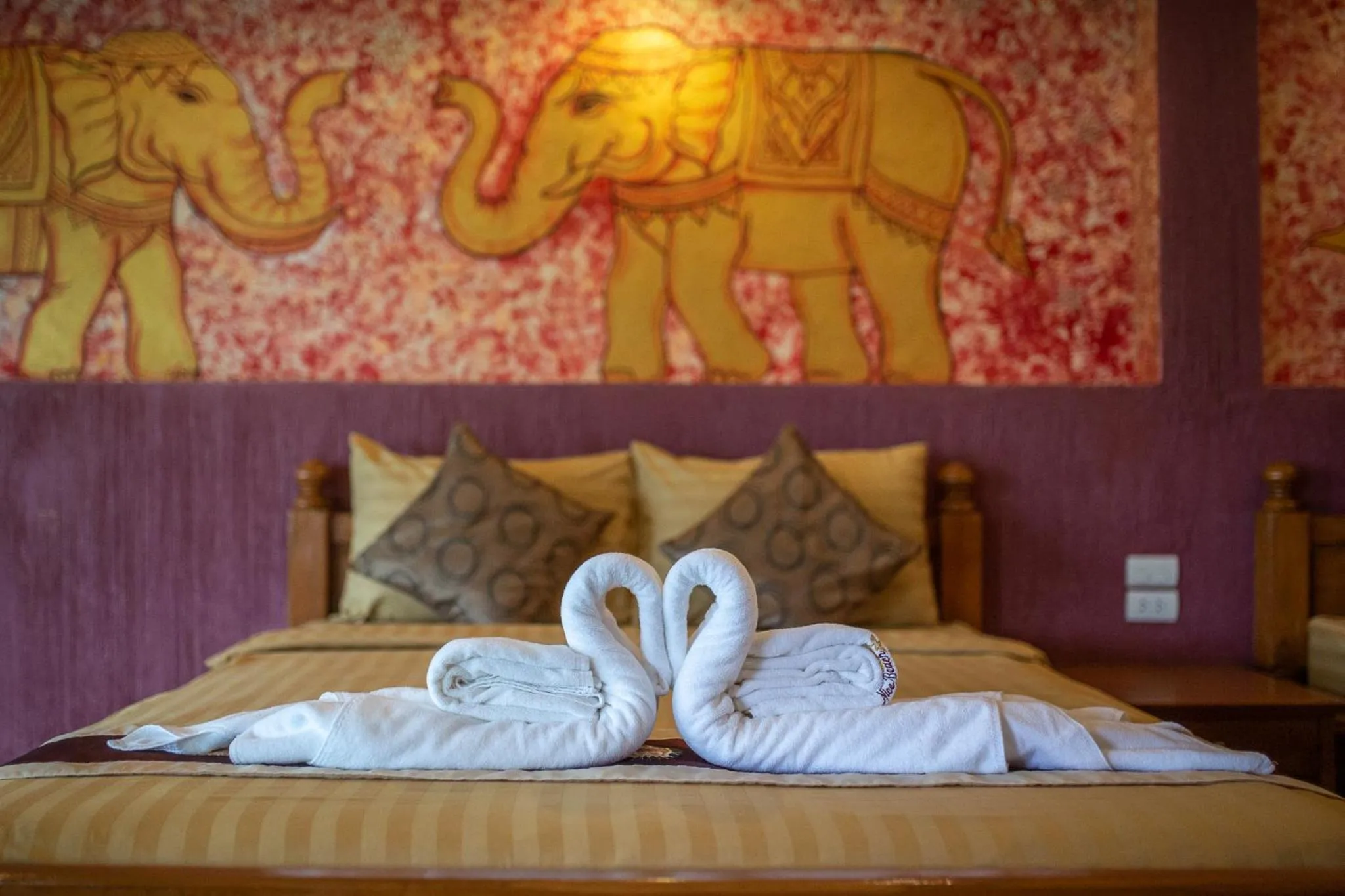 Bed in Nice Beach Resort Koh Pha-ngan