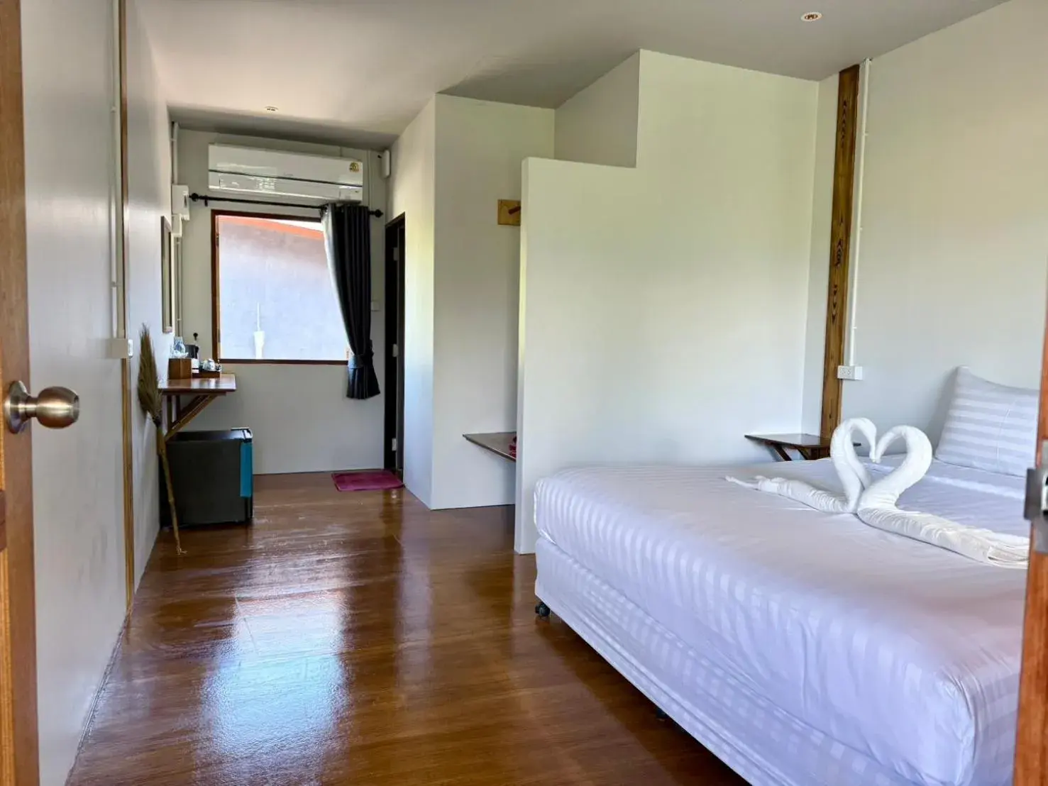 Double Room with Mountain View in Nice Beach Resort Koh Pha-ngan Double Room with Mountain View in Nice Beach Resort Koh Pha-ngan