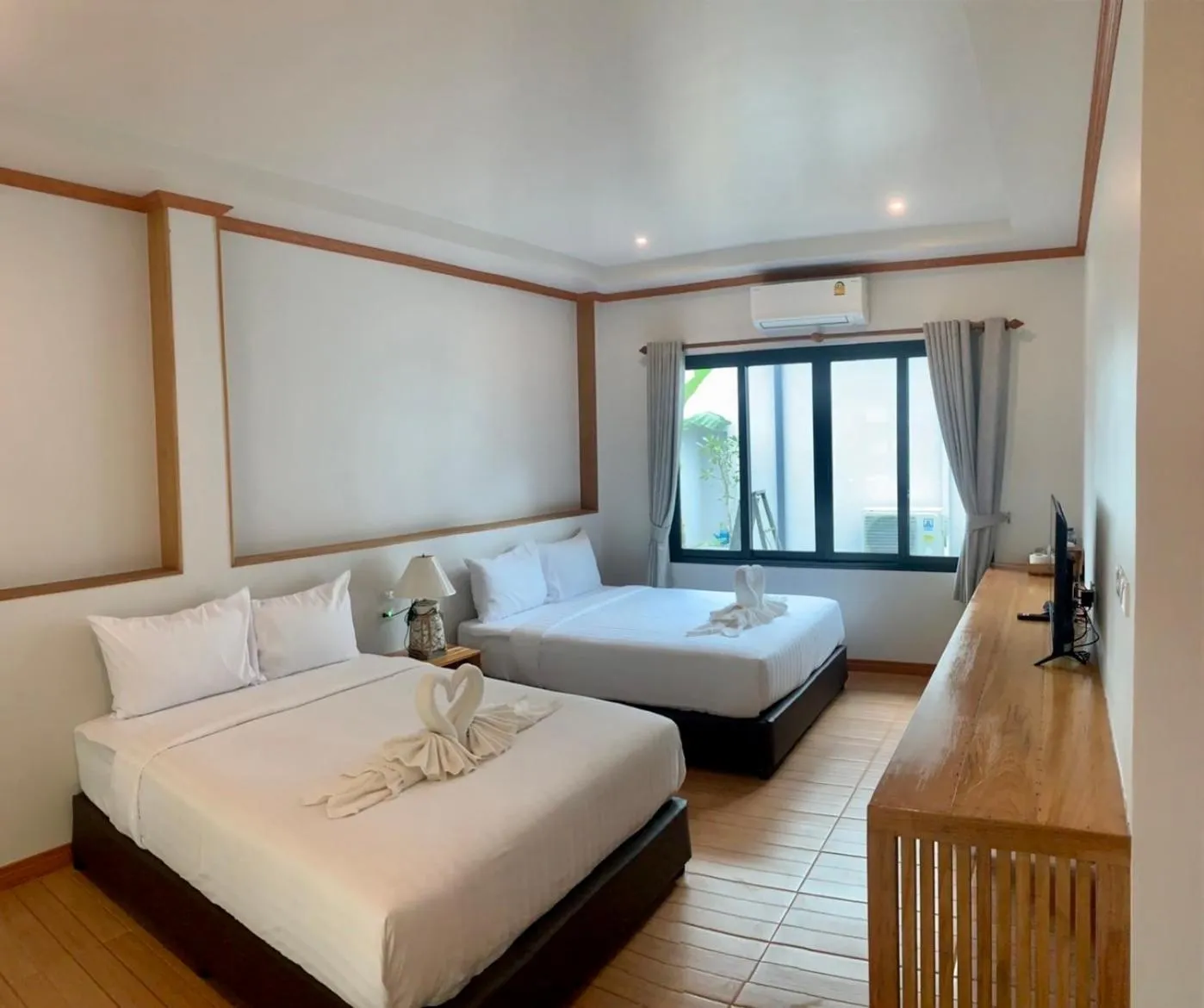 Bed in Nice Beach Resort Koh Pha-ngan