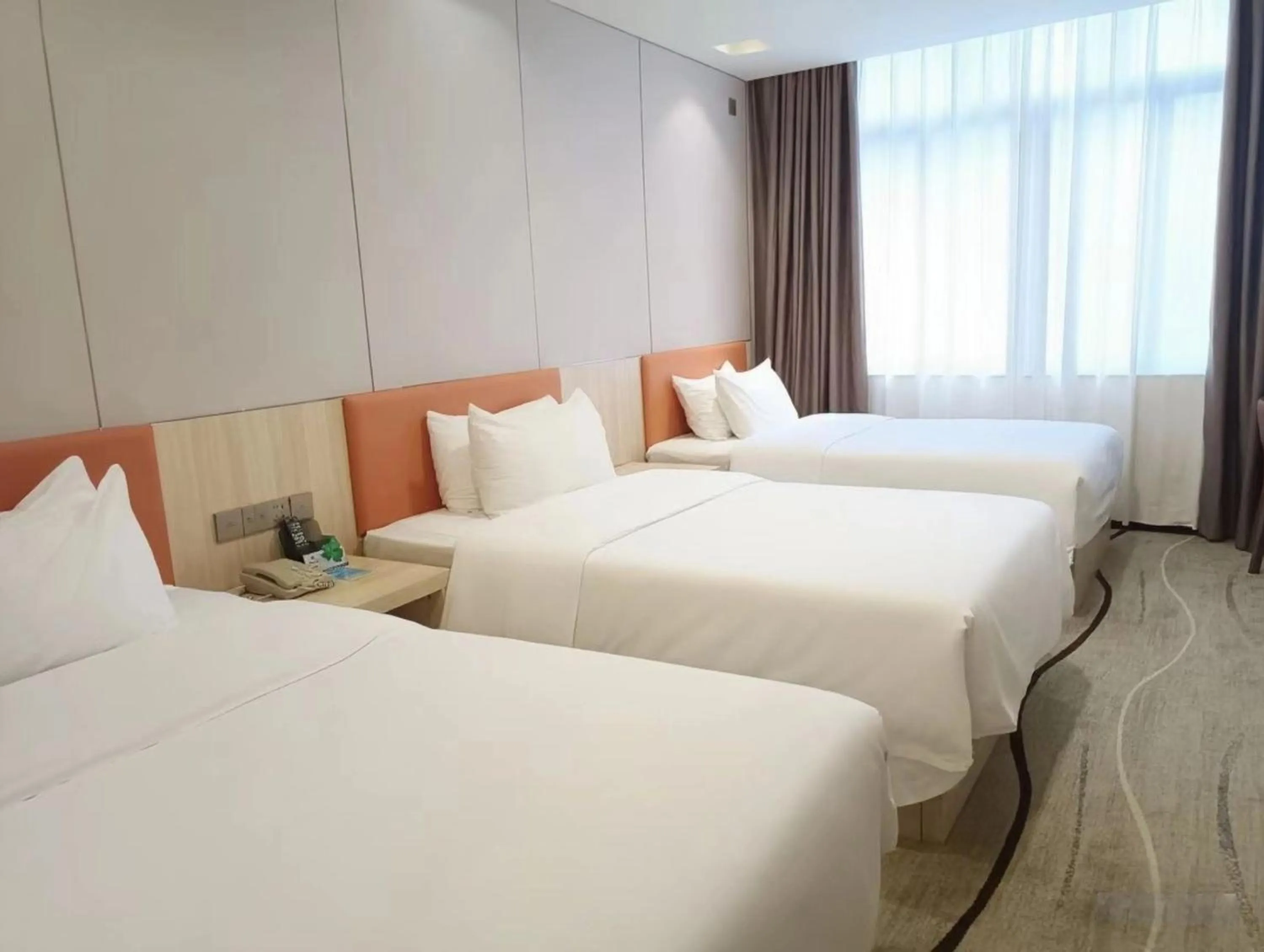 Bed in Guangdong Baiyun City Hotel