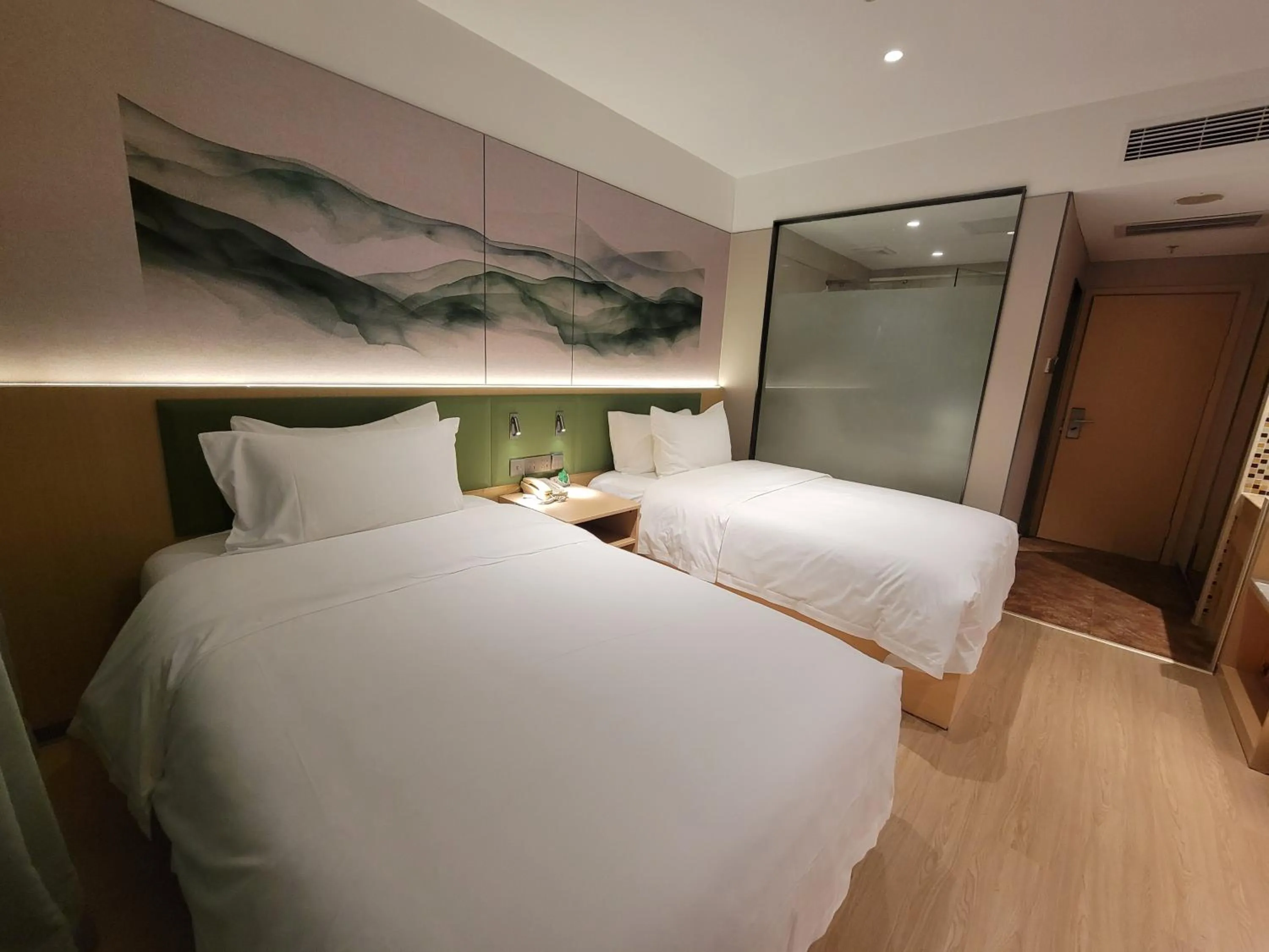Bed in Guangdong Baiyun City Hotel