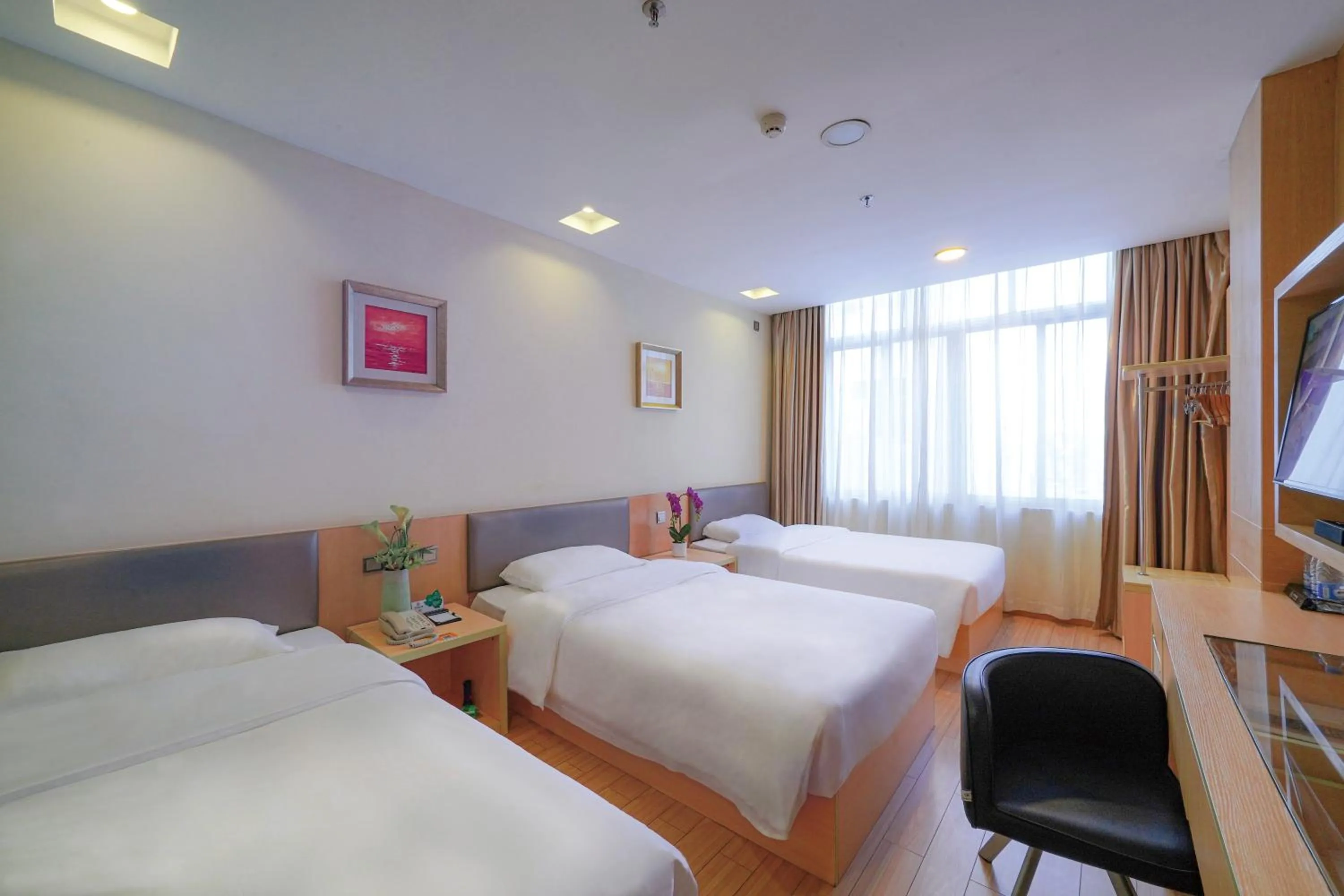 Bed in Guangdong Baiyun City Hotel