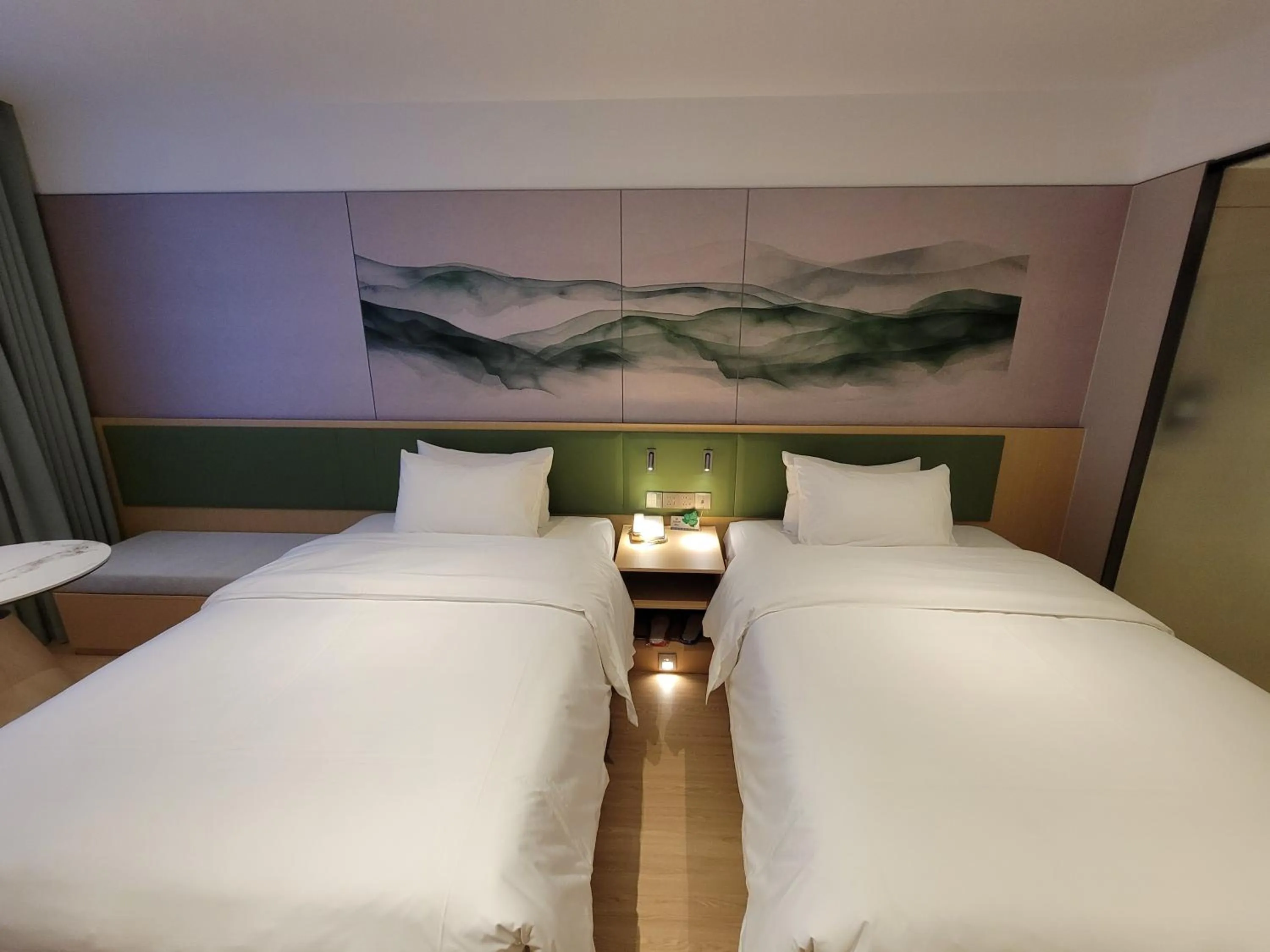 Bed in Guangdong Baiyun City Hotel