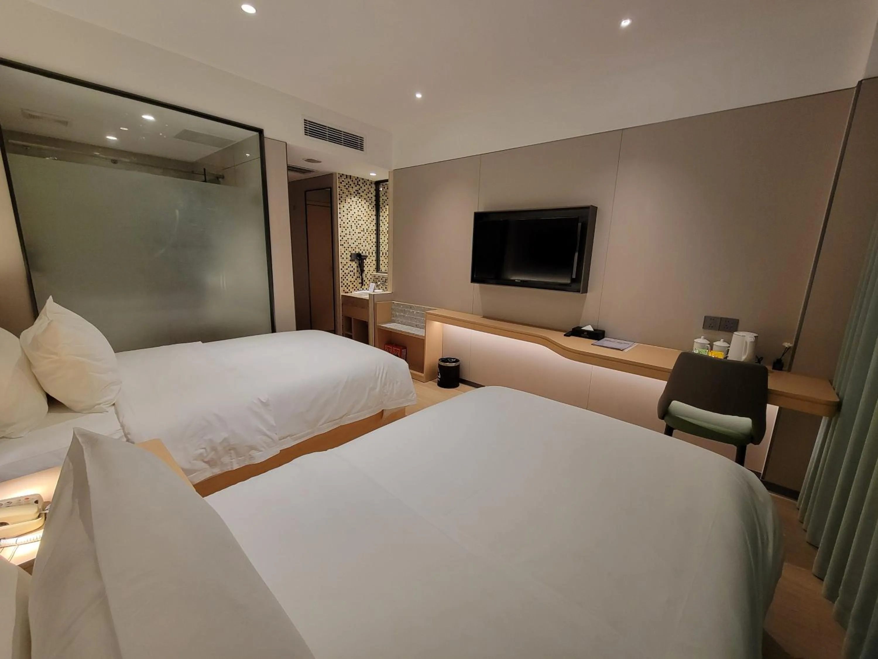 Bed in Guangdong Baiyun City Hotel