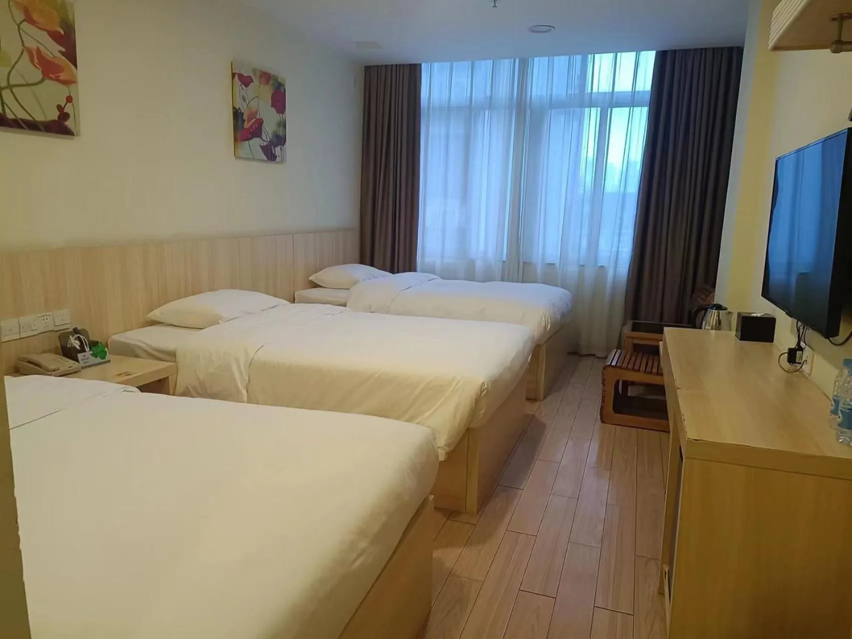 Bed in Guangdong Baiyun City Hotel