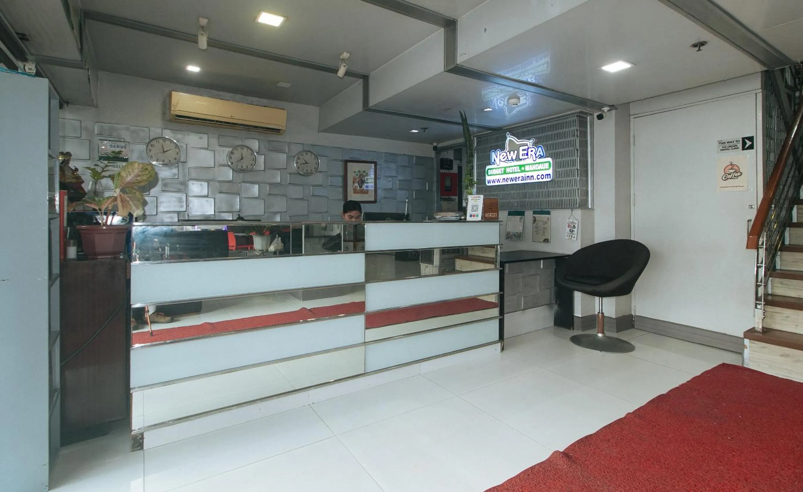 Lobby or reception in RedDoorz Plus New Era Budget Hotel Mandaue former RedDoorz Plus near UV Mandaue Cebu